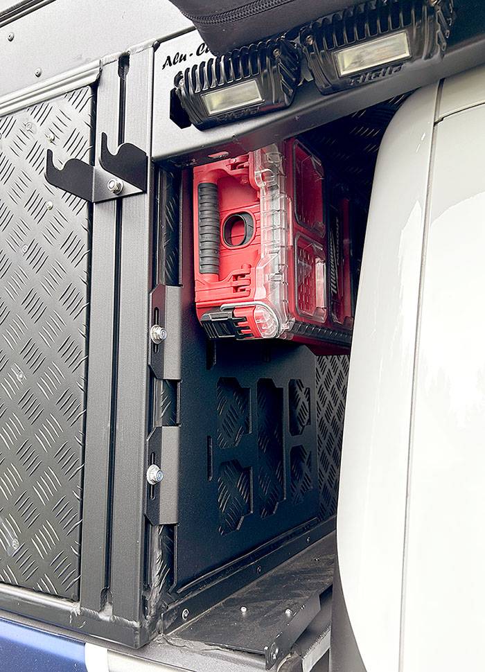 Jeep Gladiator Alu-Cab Canopy Camper Roll Call alucab-versaplate-packout-04