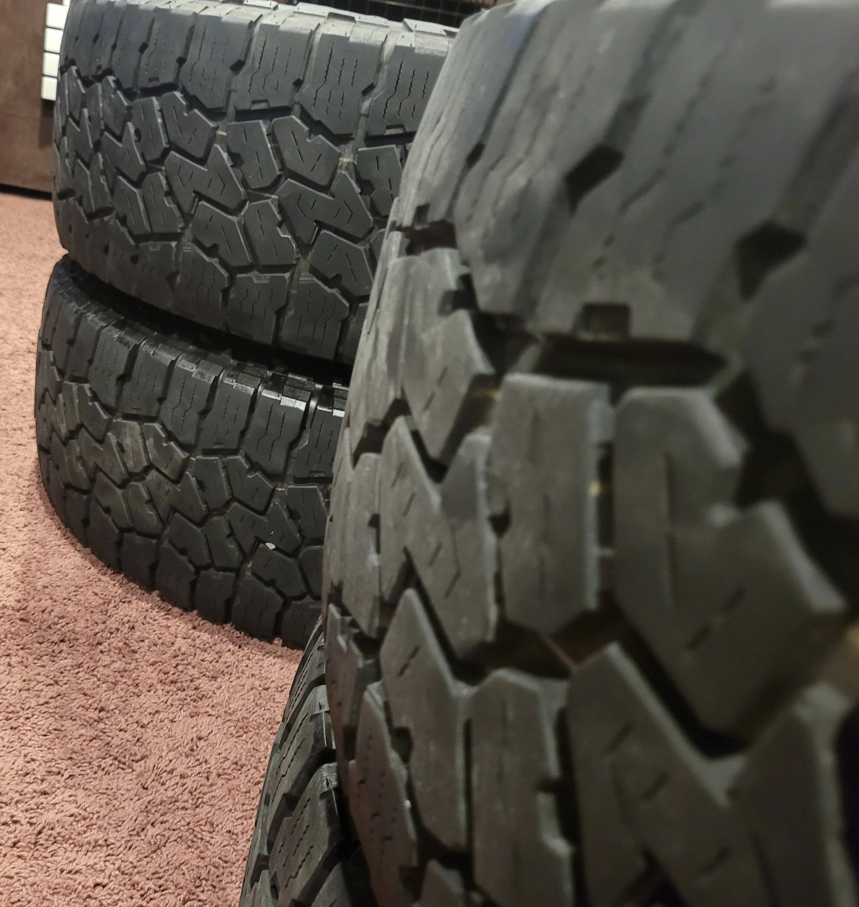 Jeep Gladiator (4) 2021 model rubicon wheels and tires with tpms 20230614_163156