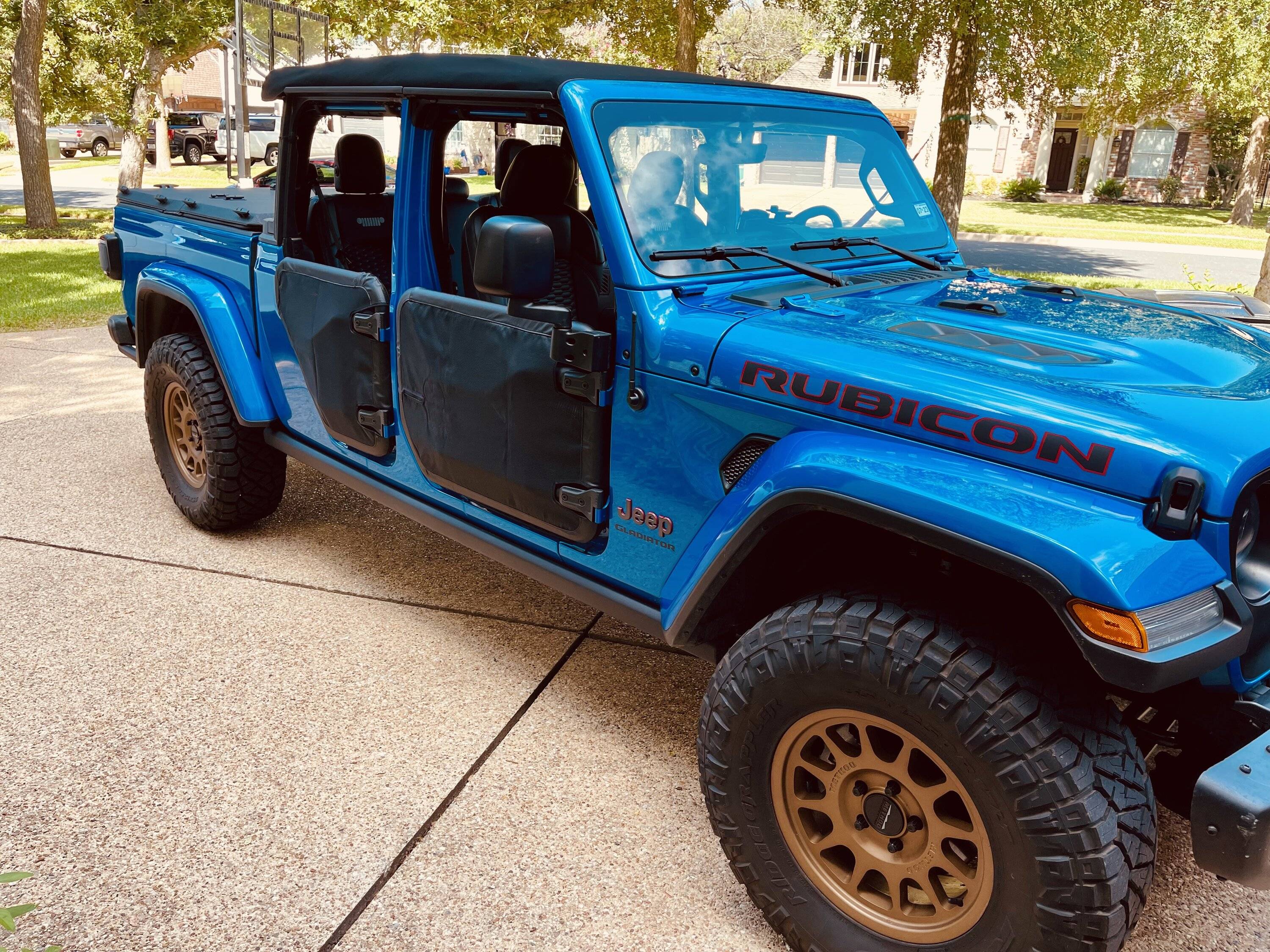 Jeep Gladiator Pics with tube doors -- post yours IMG_0571