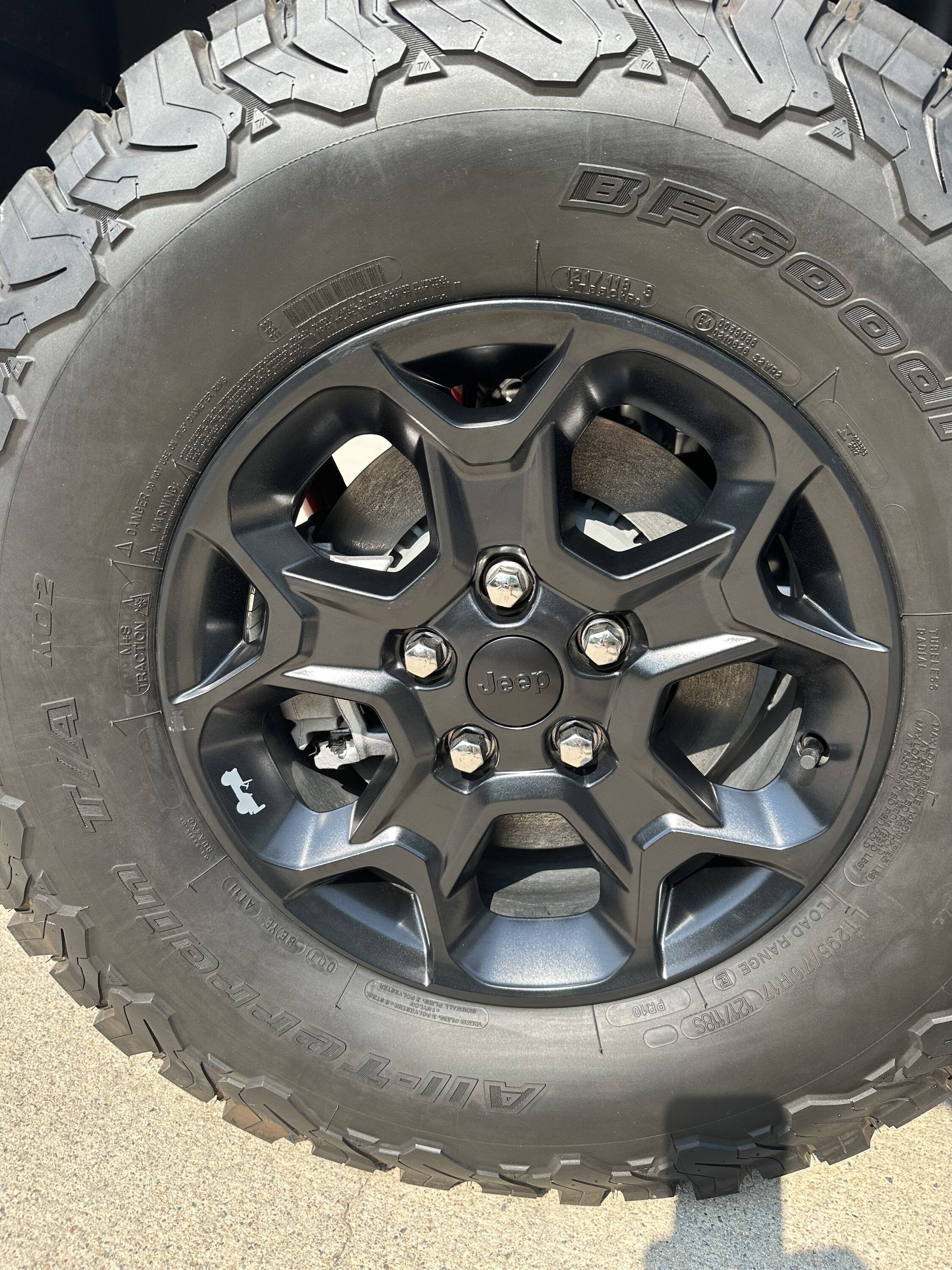 Jeep Gladiator Willys Black Moab Wheels IMG_1977