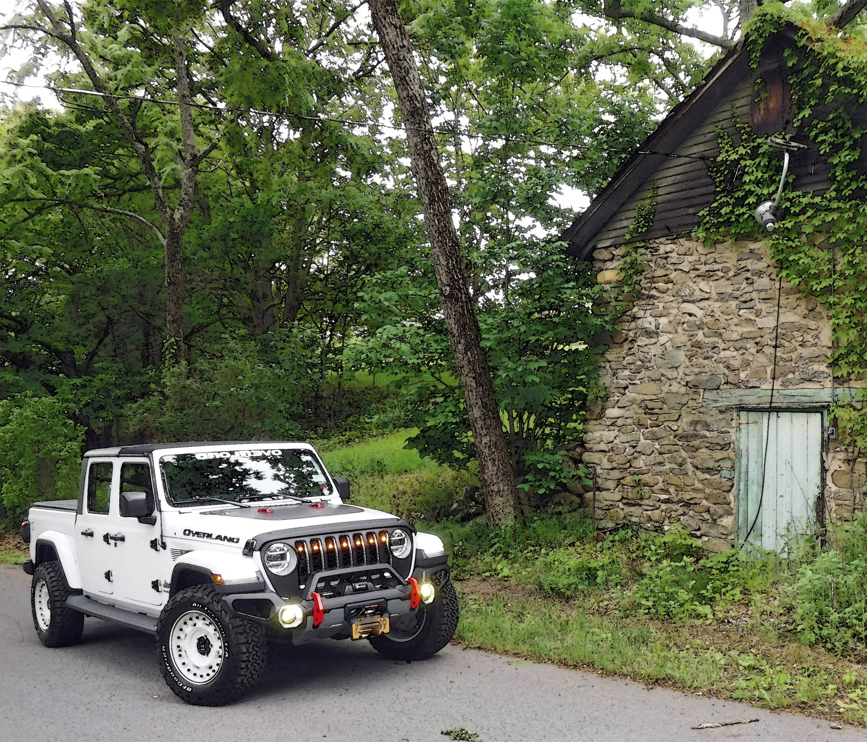 Jeep Gladiator Any idea what this light is? DSCF4690.JPG