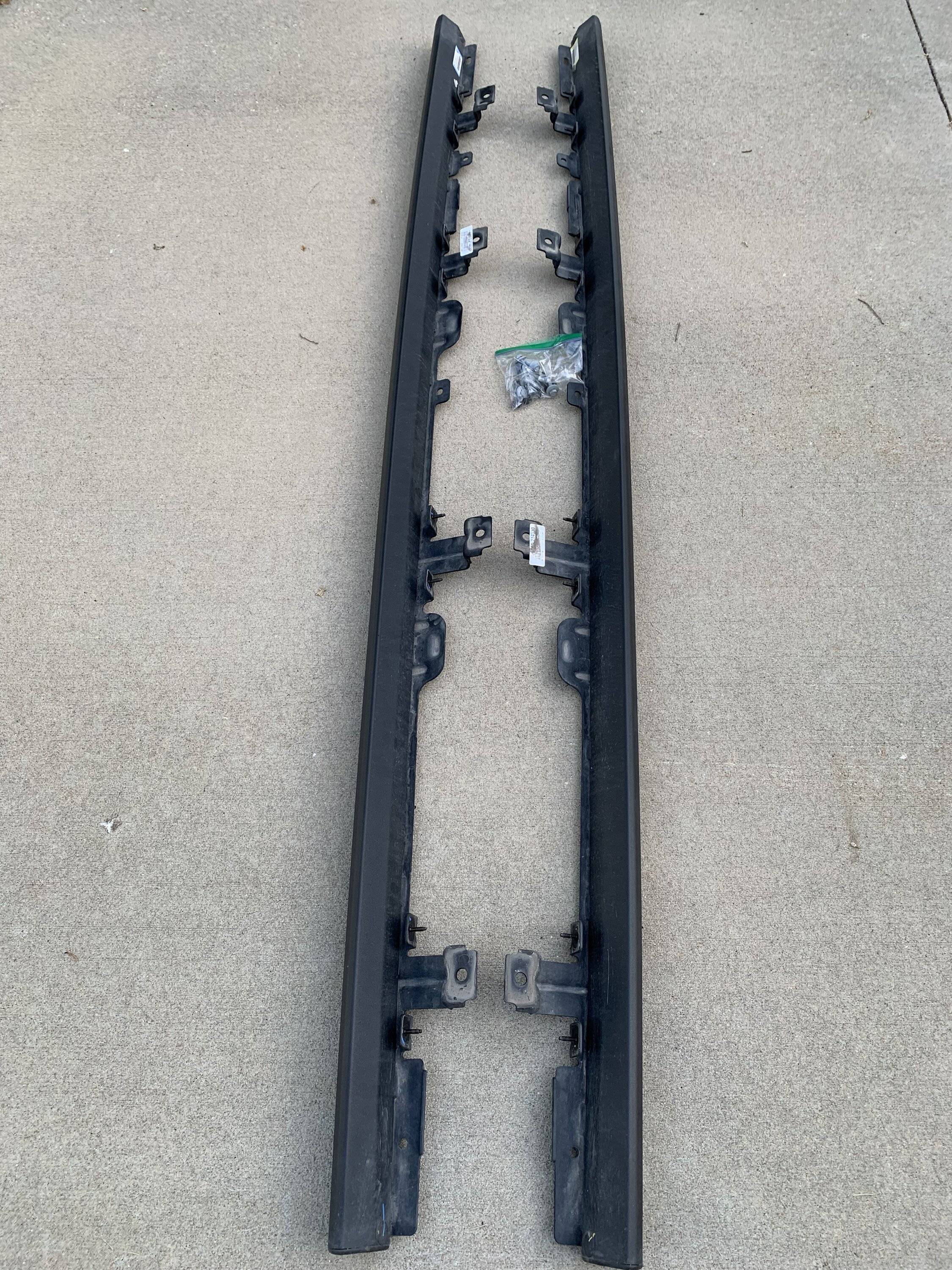 Jeep Gladiator Takeoff rock rails and floor mats for sale in Kansas City IMG_1216