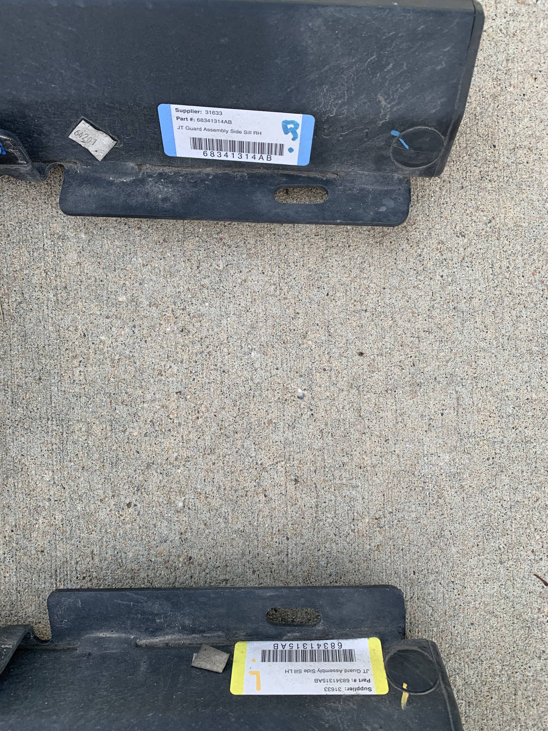 Jeep Gladiator Takeoff rock rails and floor mats for sale in Kansas City IMG_1217