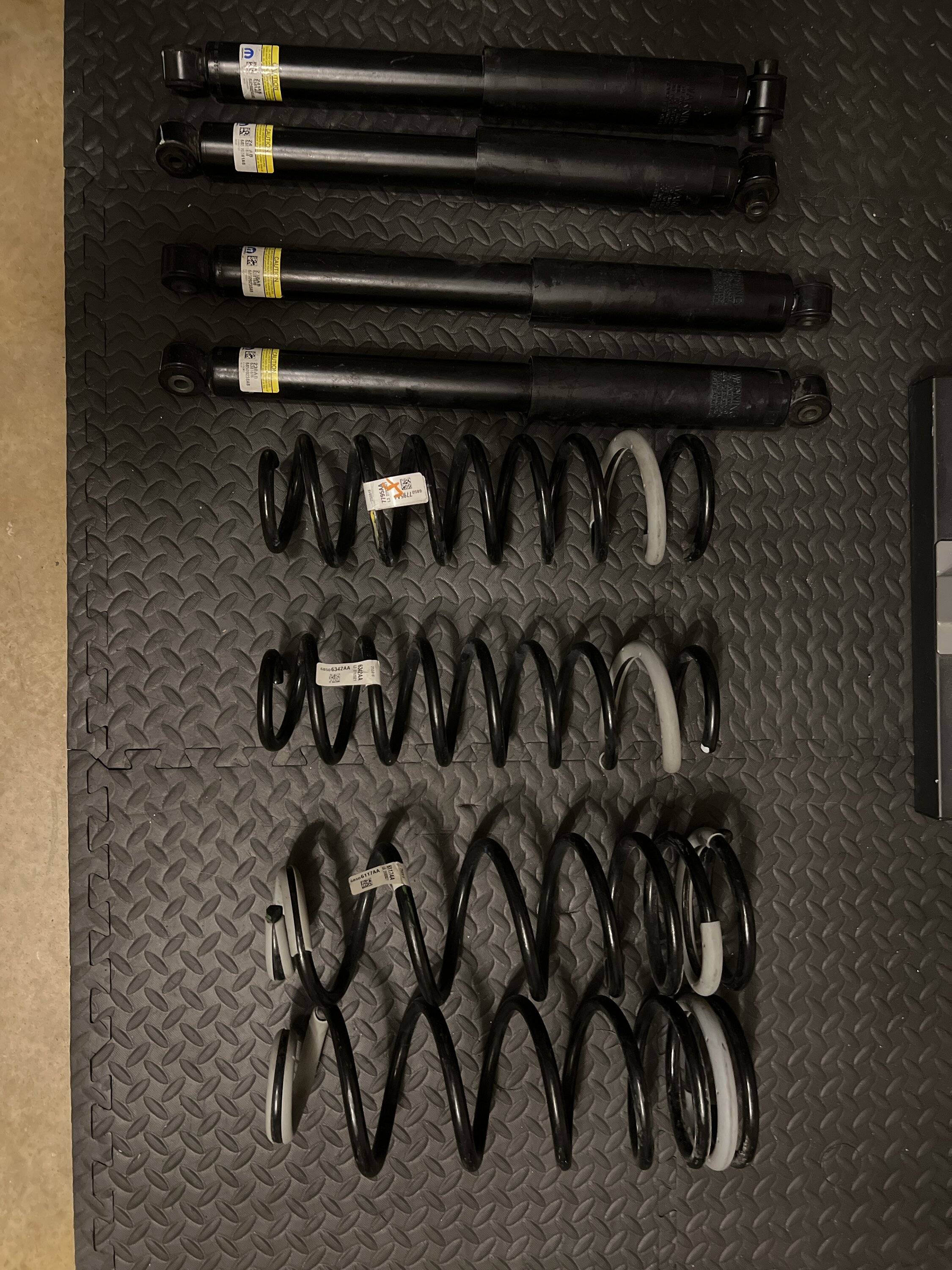 Jeep Gladiator Jeep Gladiator Sport S stock shocks and coils image