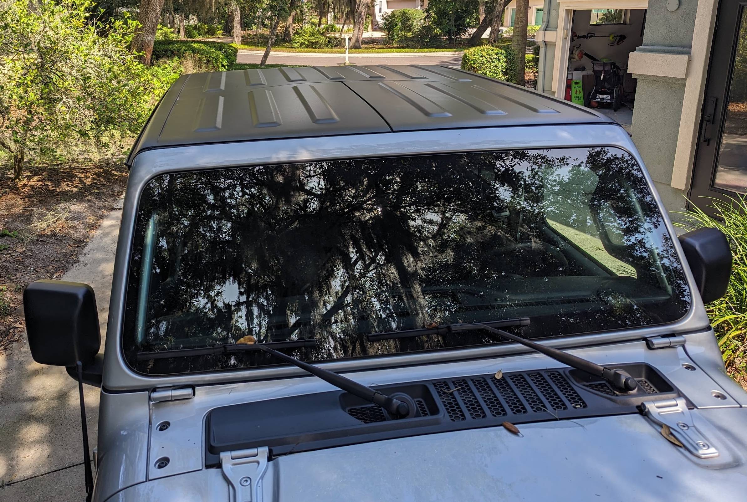 Jeep Gladiator Want to trade: My 2022 Hard Top for Premium Soft Top roof-front