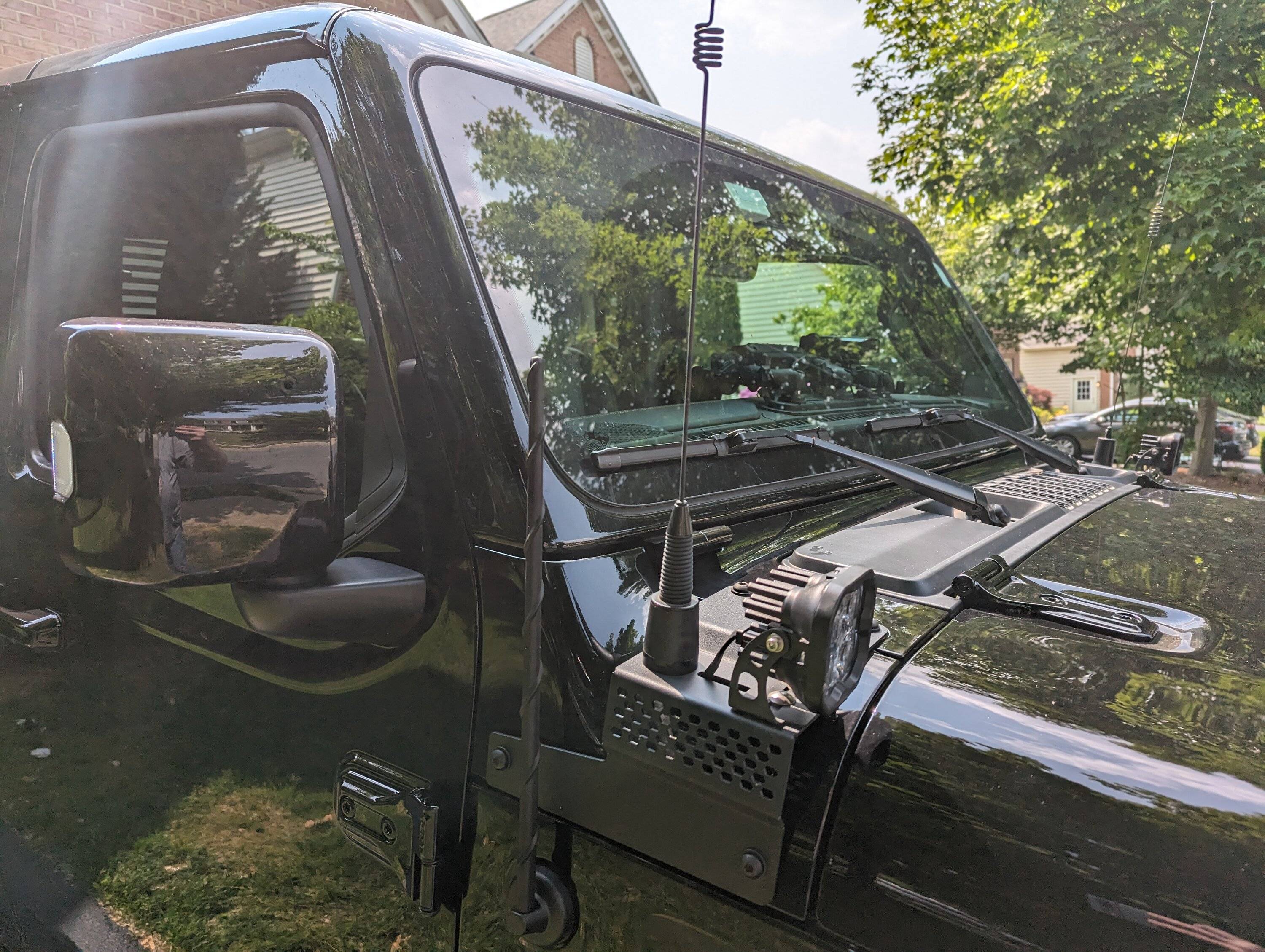 Jeep Gladiator Ham and GMRS in the Gladiator PXL_20230617_192611716