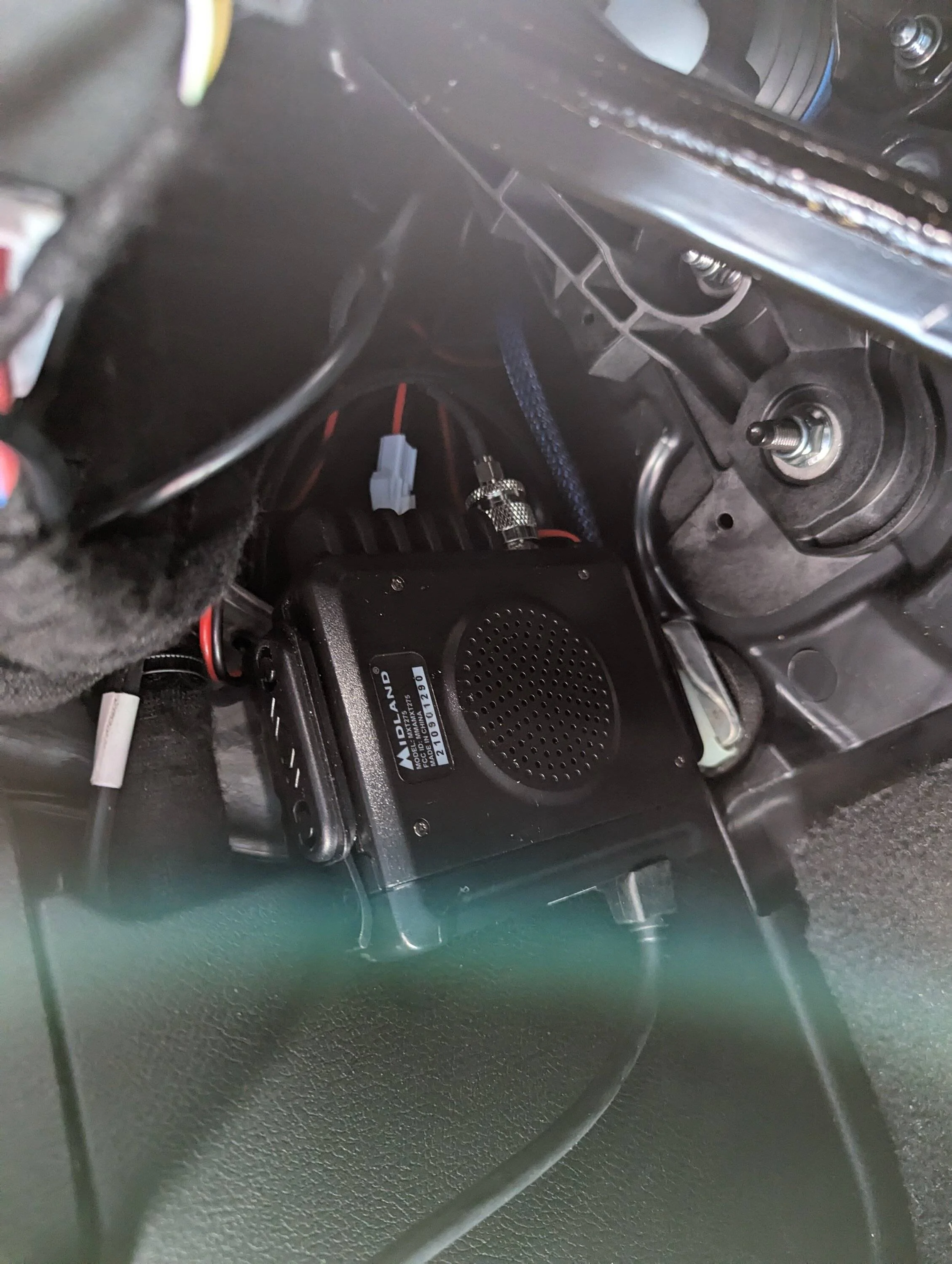 Jeep Gladiator Ham and GMRS in the Gladiator PXL_20230617_190428153