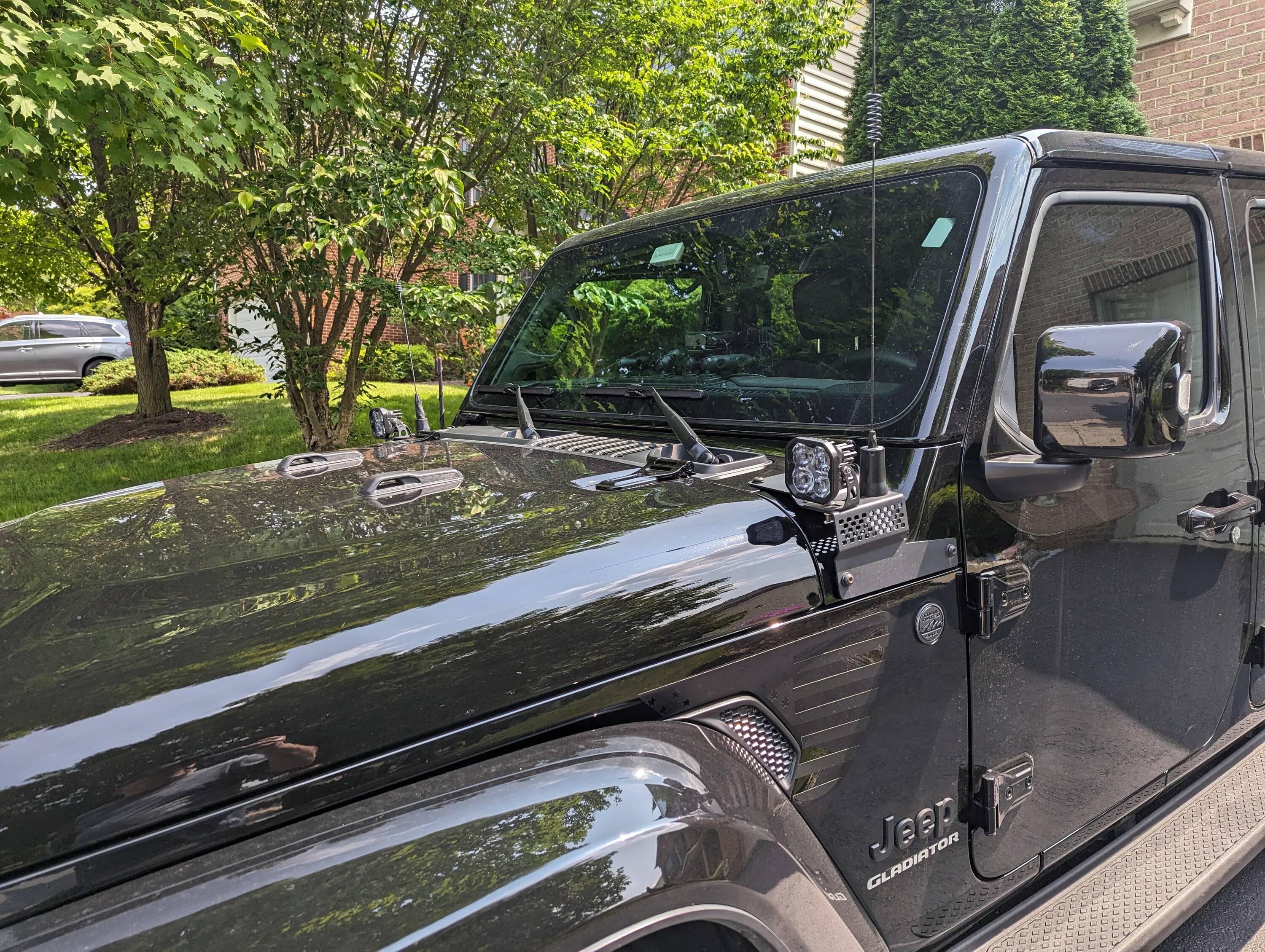 Jeep Gladiator Ham and GMRS in the Gladiator PXL_20230617_192600348