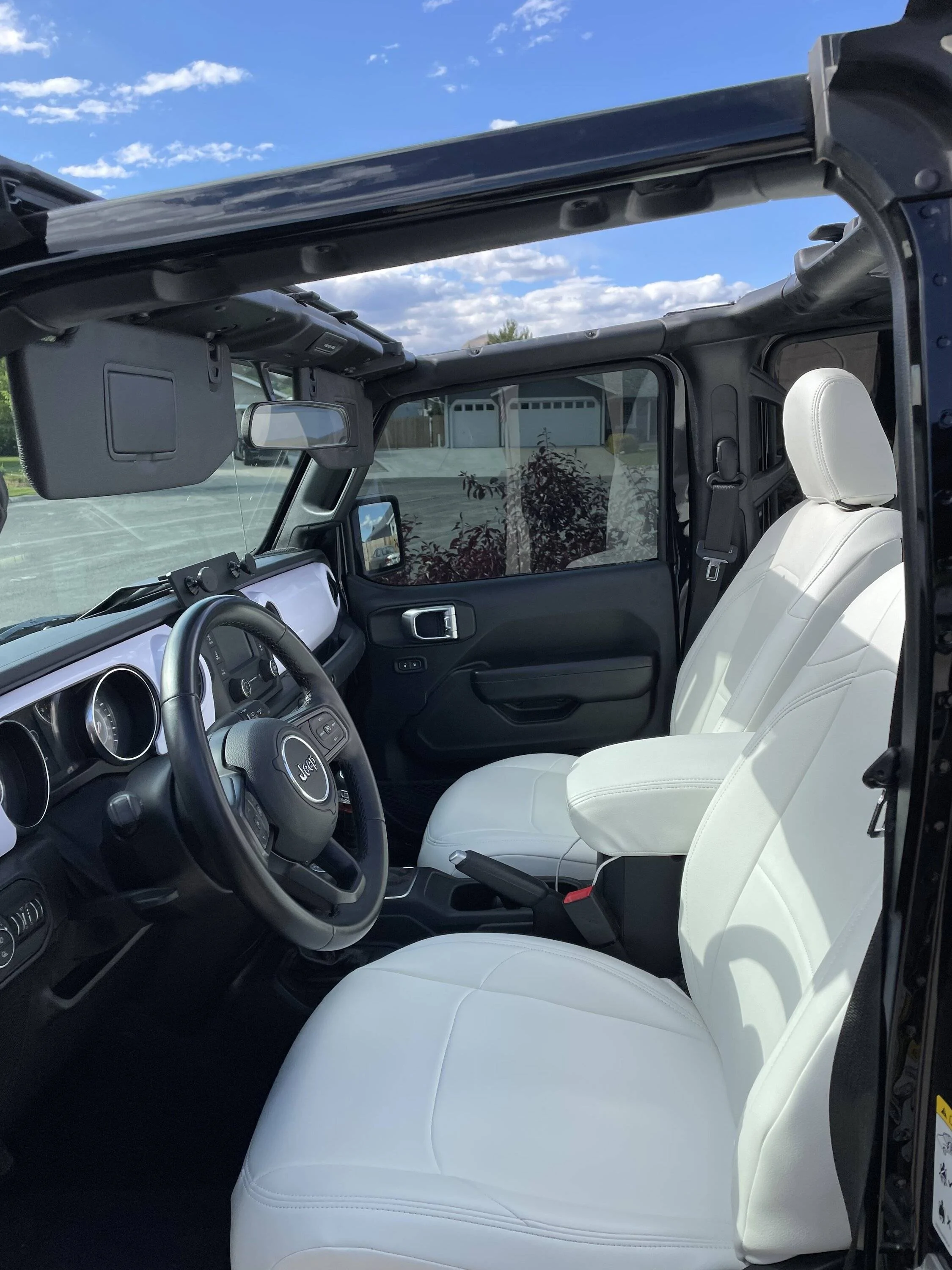 Jeep Gladiator All White PRP seat covers IMG_9172