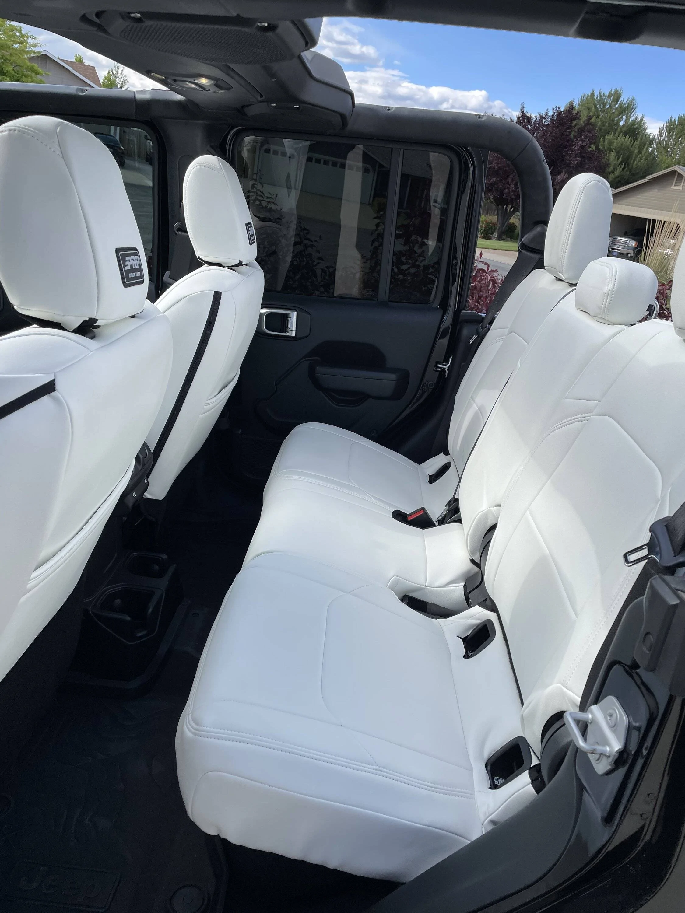 Jeep Gladiator All White PRP seat covers IMG_9171
