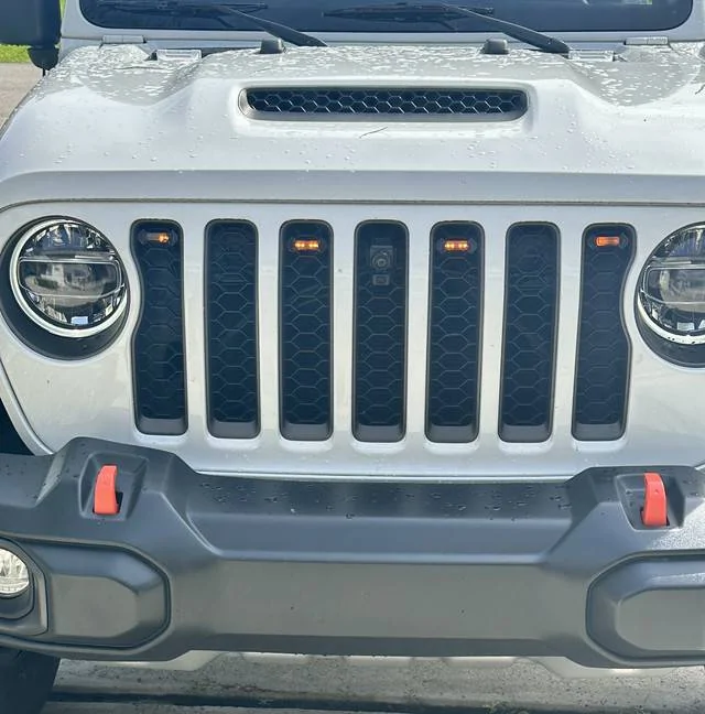 Jeep Gladiator Any idea what this light is? IMG-6292