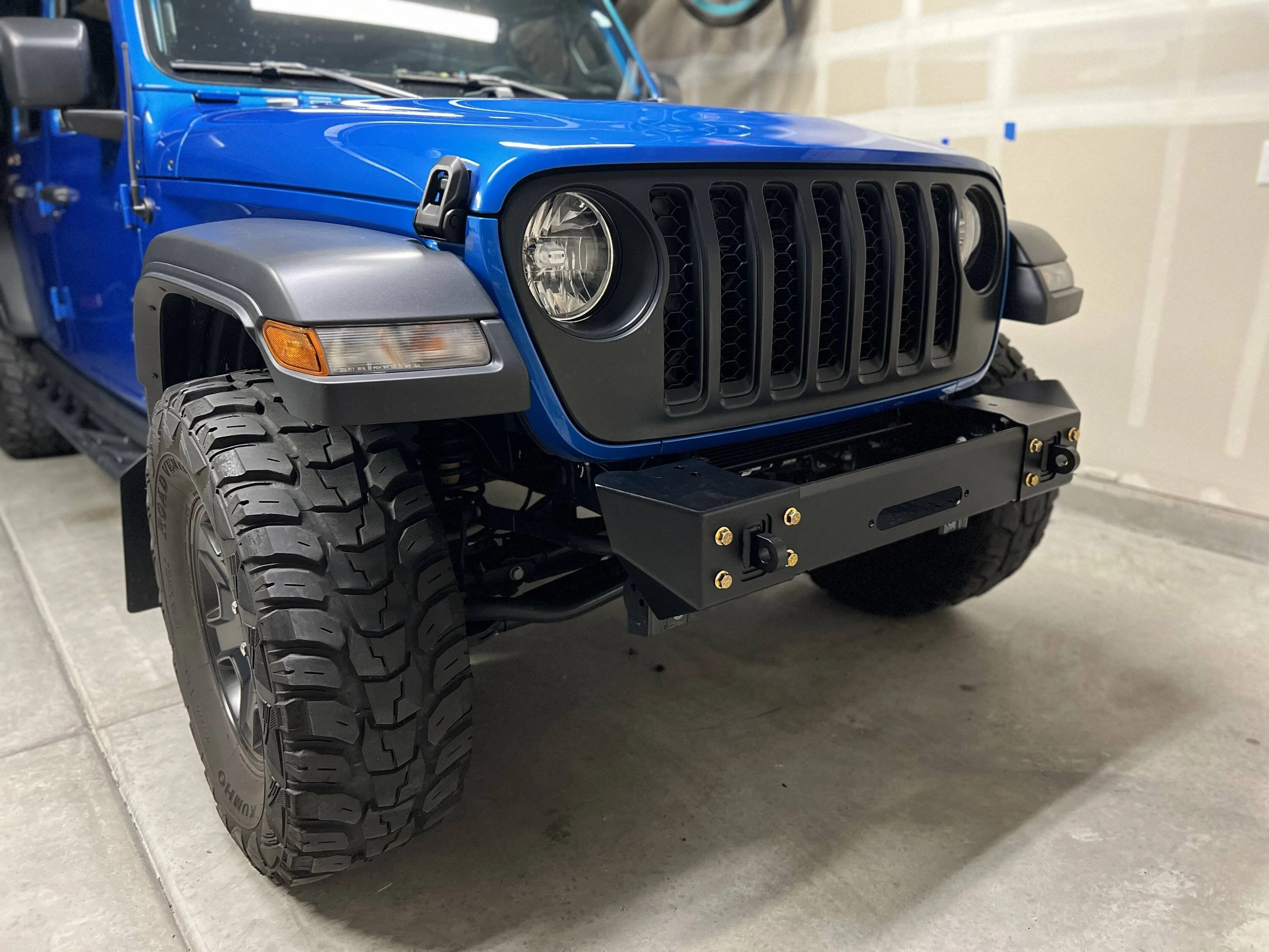 Jeep Gladiator Metalcloak front stubby bumper installed IMG_4351