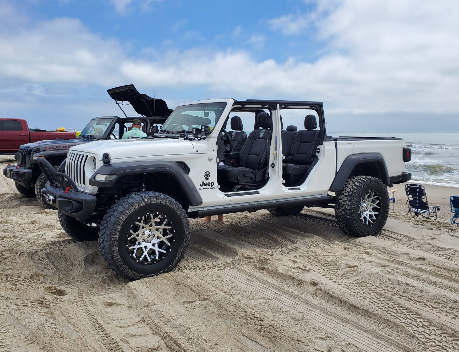 Jeep Gladiator Premium Gladiator soft top $750 PART_1684895112671_Resized_20230520_114354.jpe