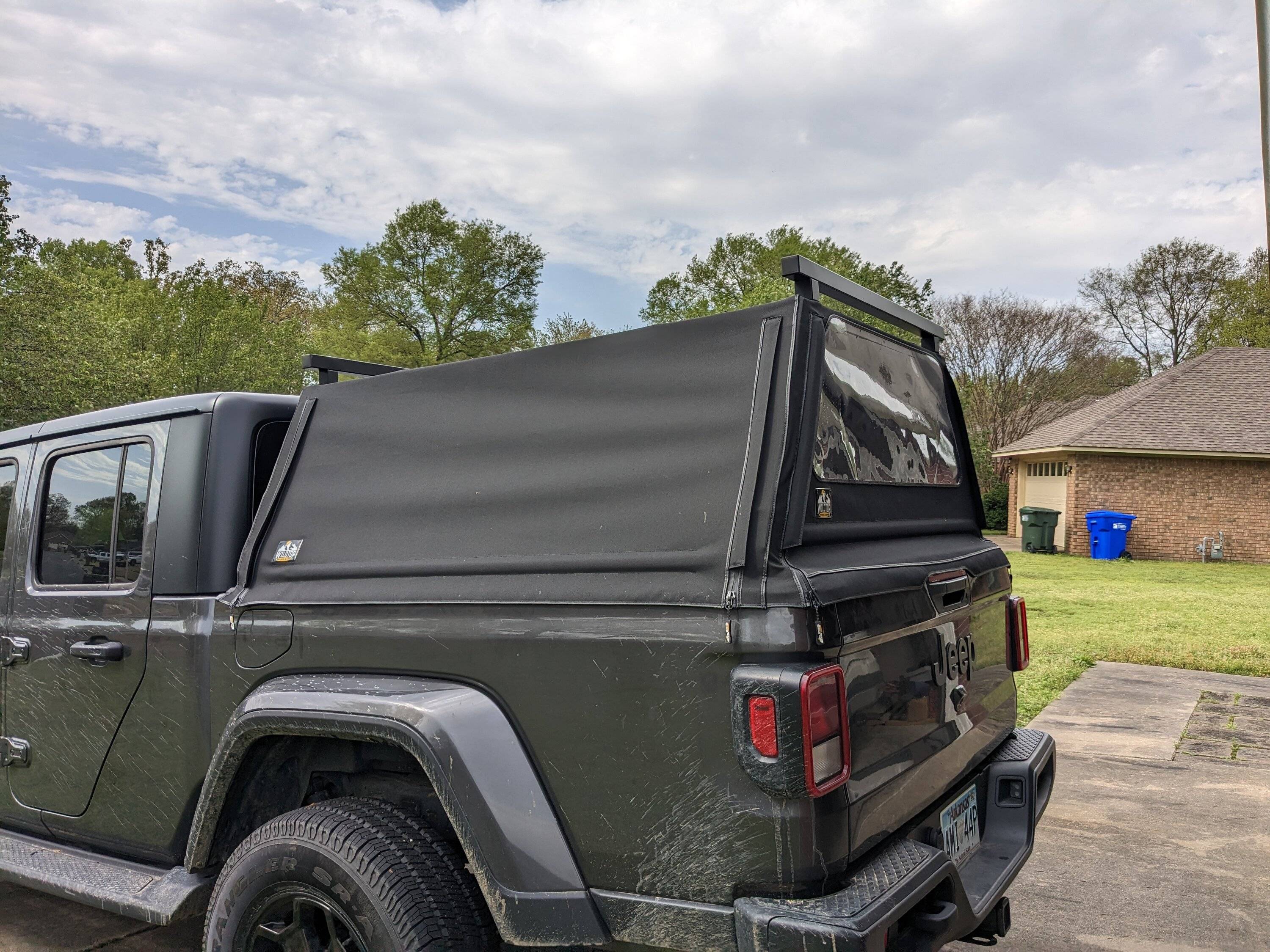Jeep Gladiator Anyone using this soft cap (from wild-top.com)? PXL_20230405_210338172