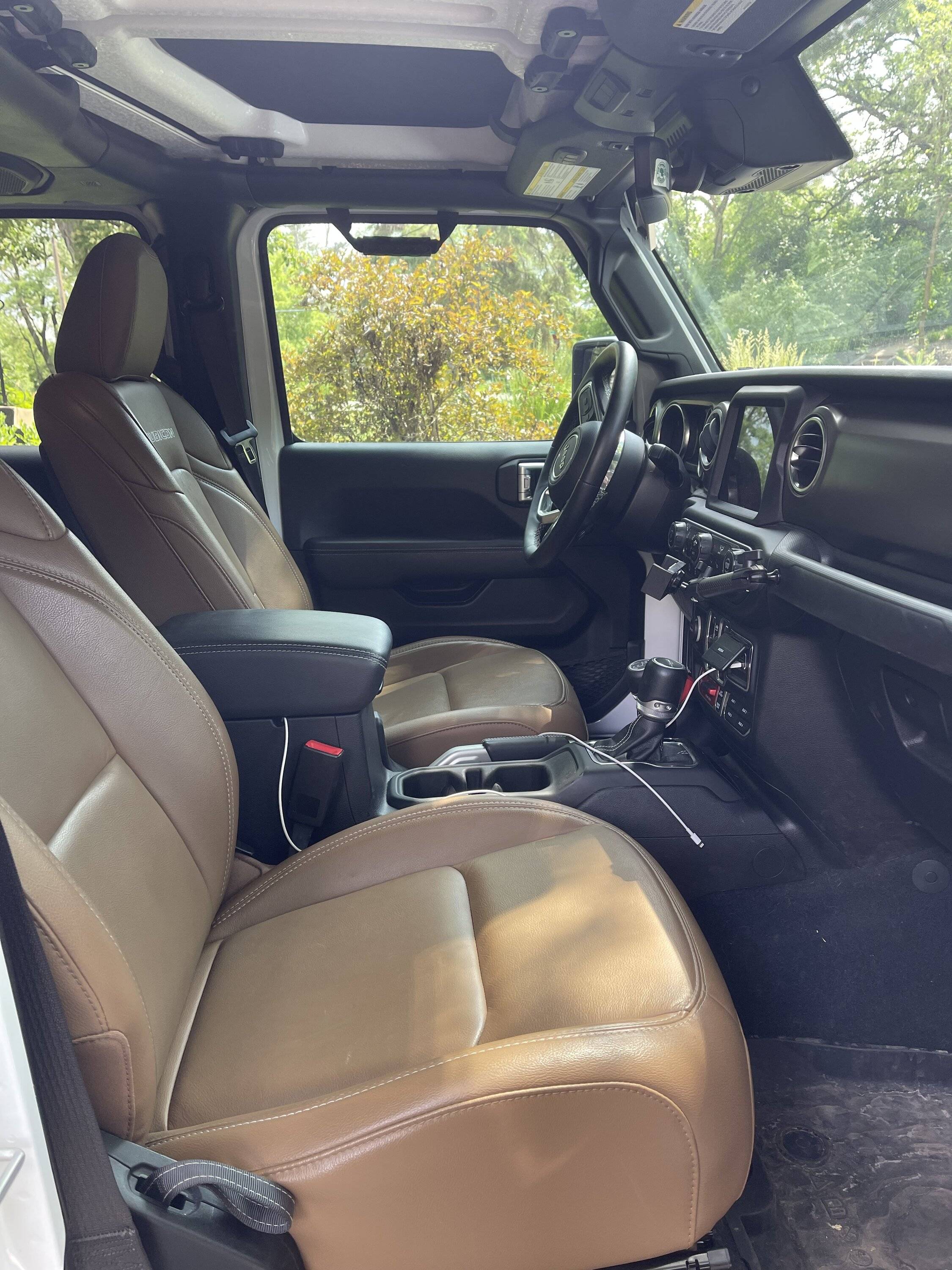 Jeep Gladiator 2020 Bright White Rubicon with 2in Lift & 37" Tires - $56,999 IMG-5273