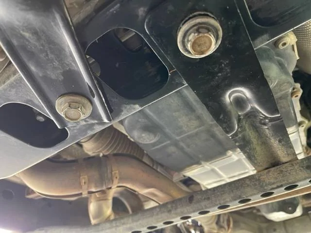 Jeep Gladiator Round nut in frame spinning image0 (1)
