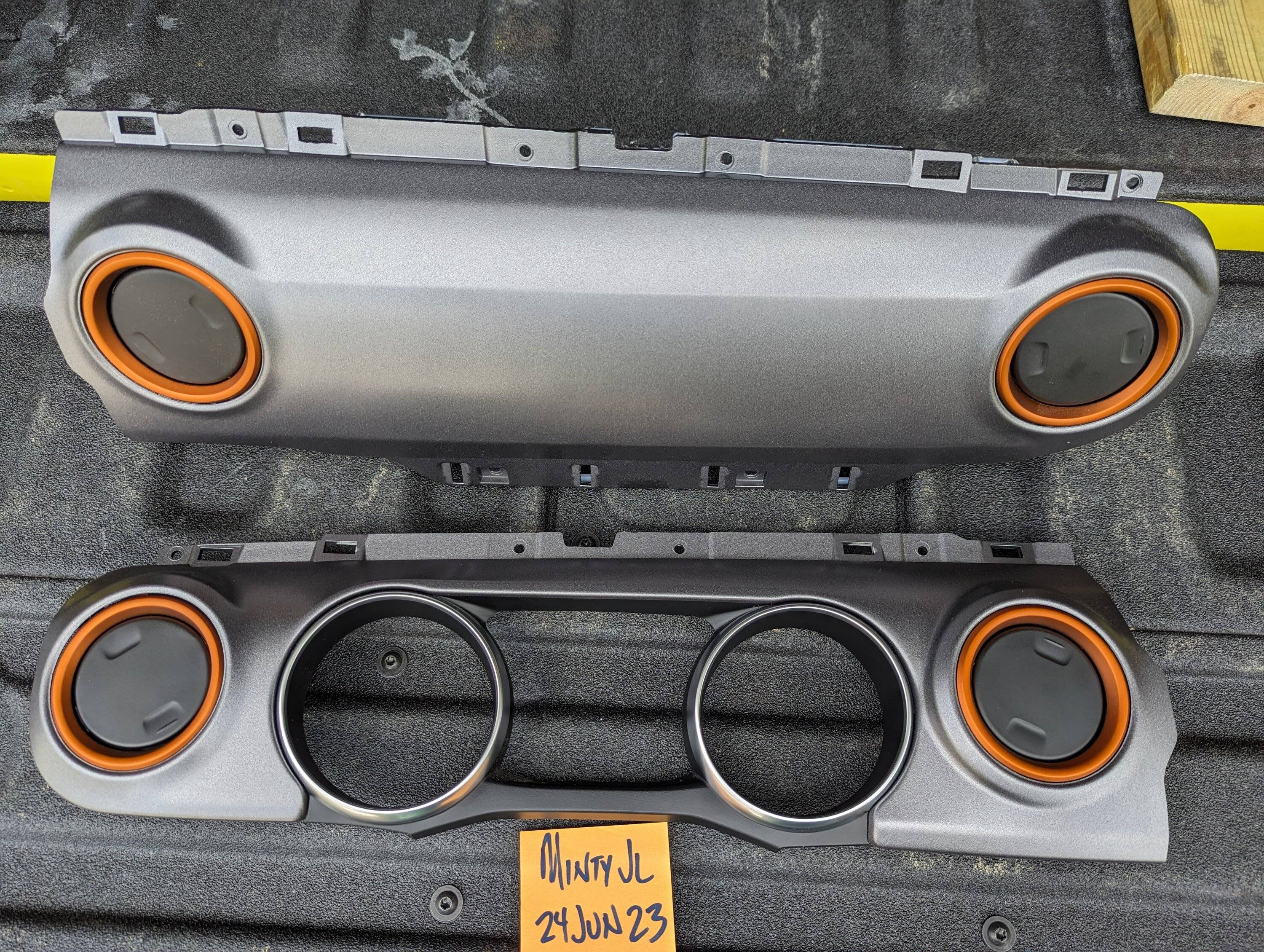 Jeep Gladiator Mojave Dash panels PXL_20230624_182949896