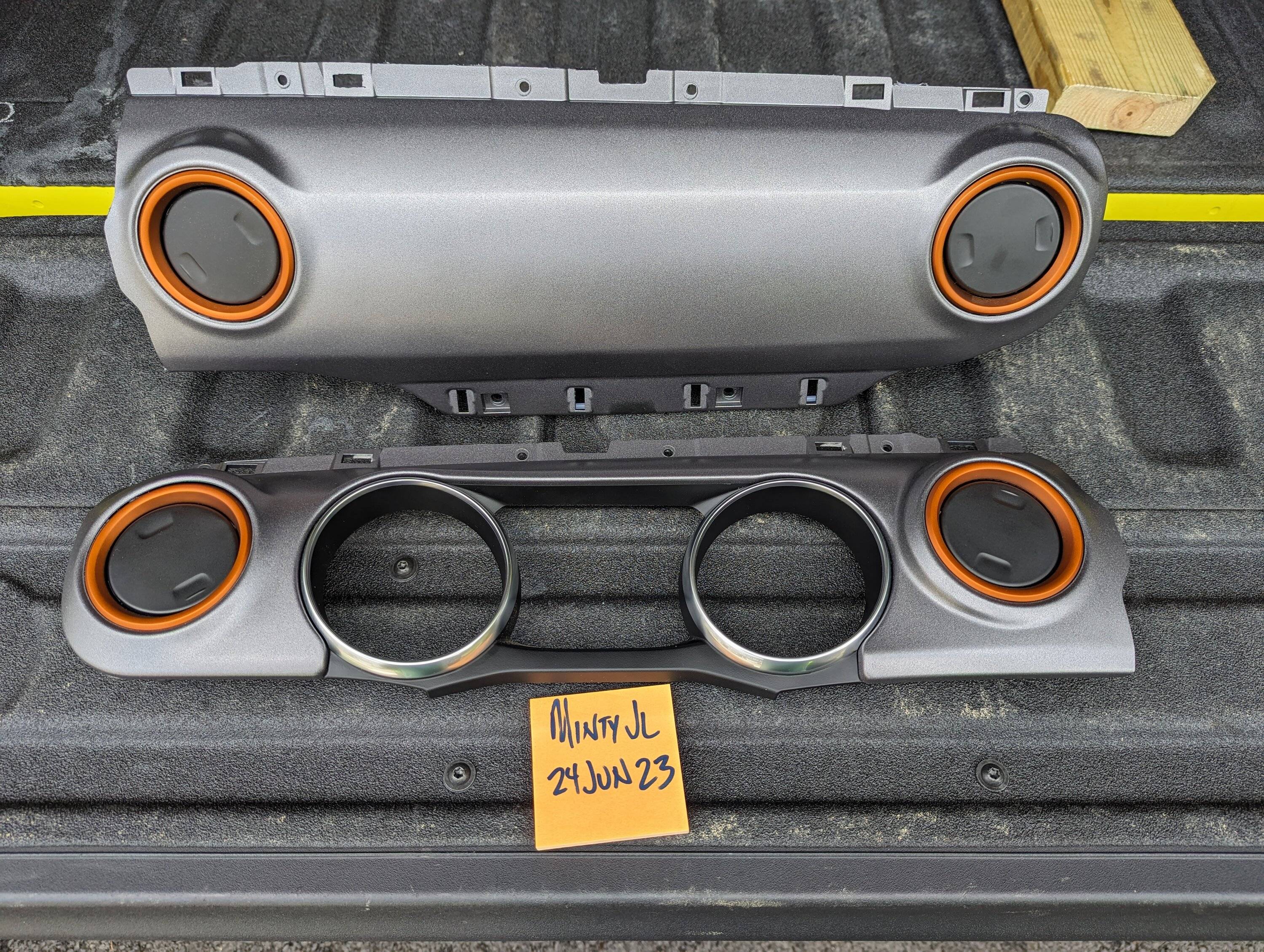 Jeep Gladiator Mojave Dash panels PXL_20230624_182944920