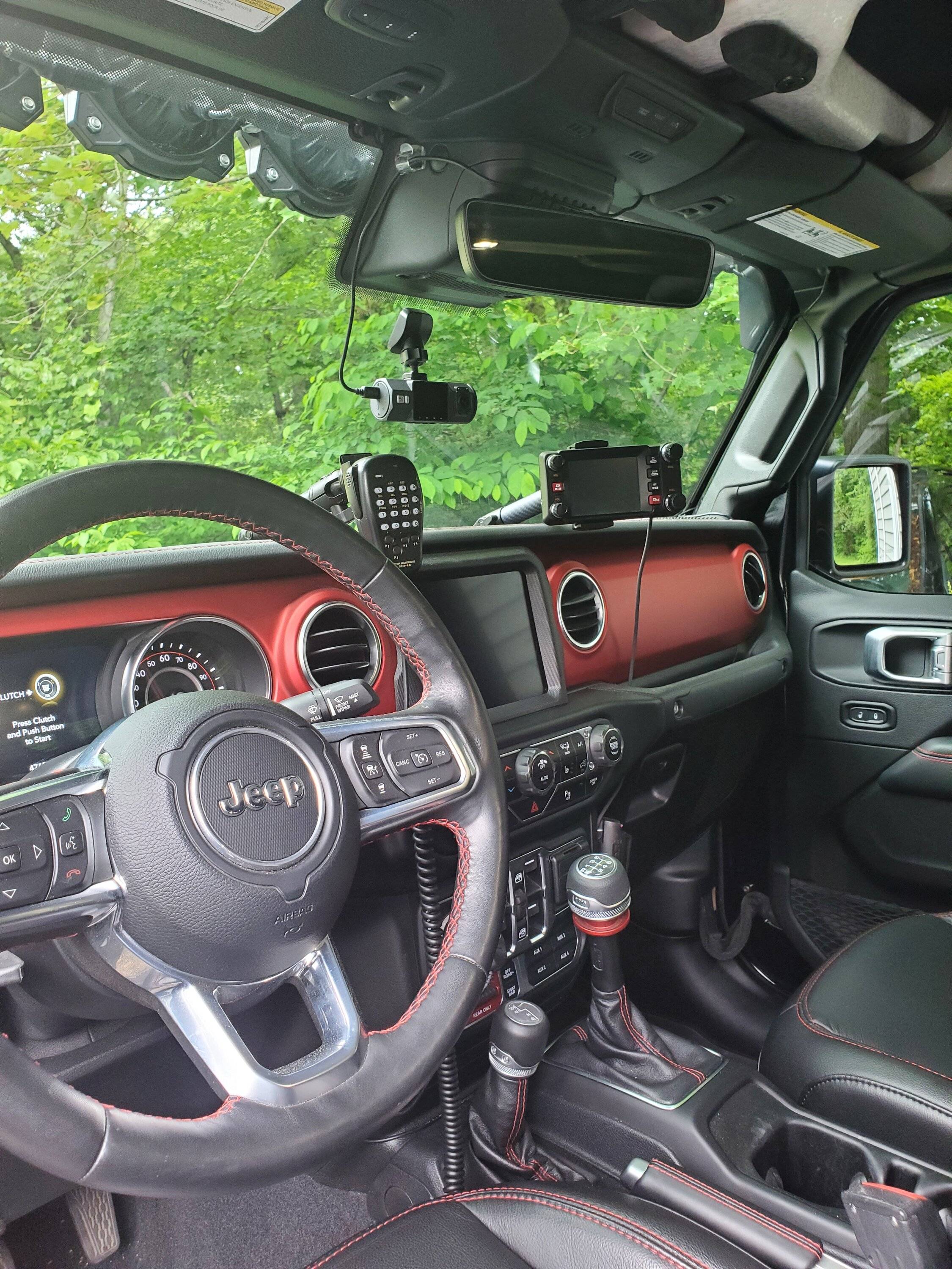 Jeep Gladiator Ham and GMRS in the Gladiator 20230624_172530
