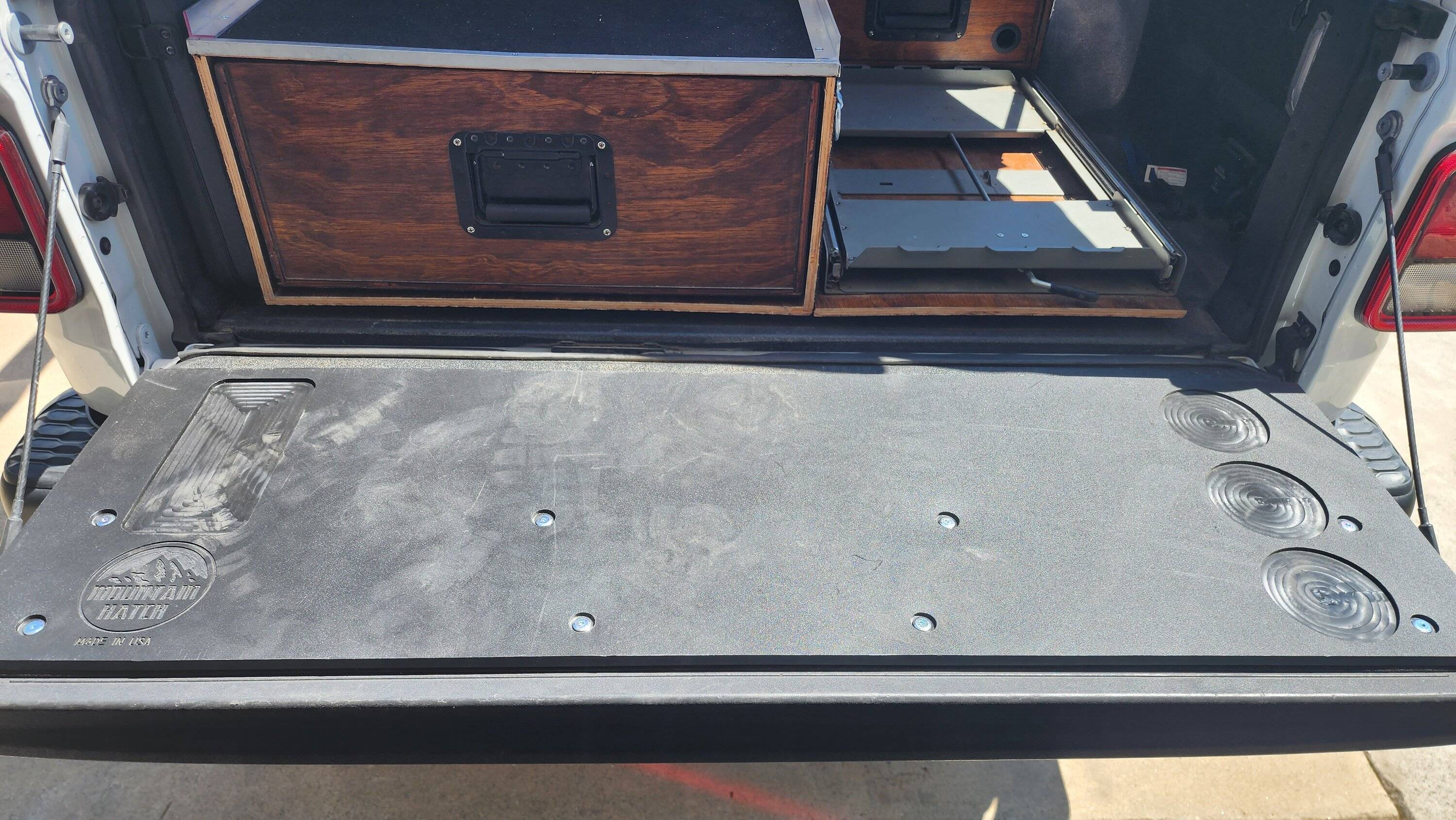 Jeep Gladiator Mountain Hatch Tailgate Table Review 1687643686179710912304399201839