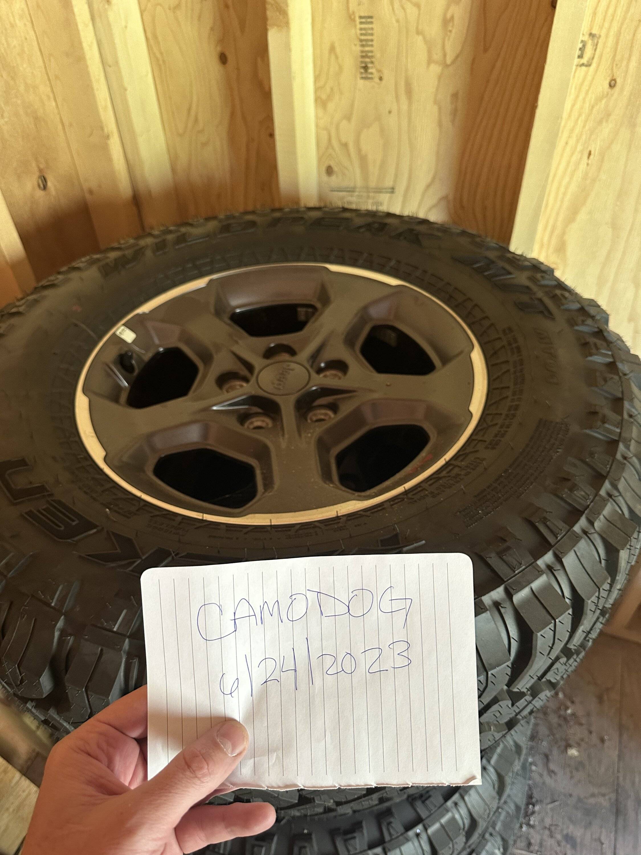 Jeep Gladiator Brand New Rubicon Wheels/Tires/TPMS E92A61CD-9788-4C86-90F0-BA21170F9B07