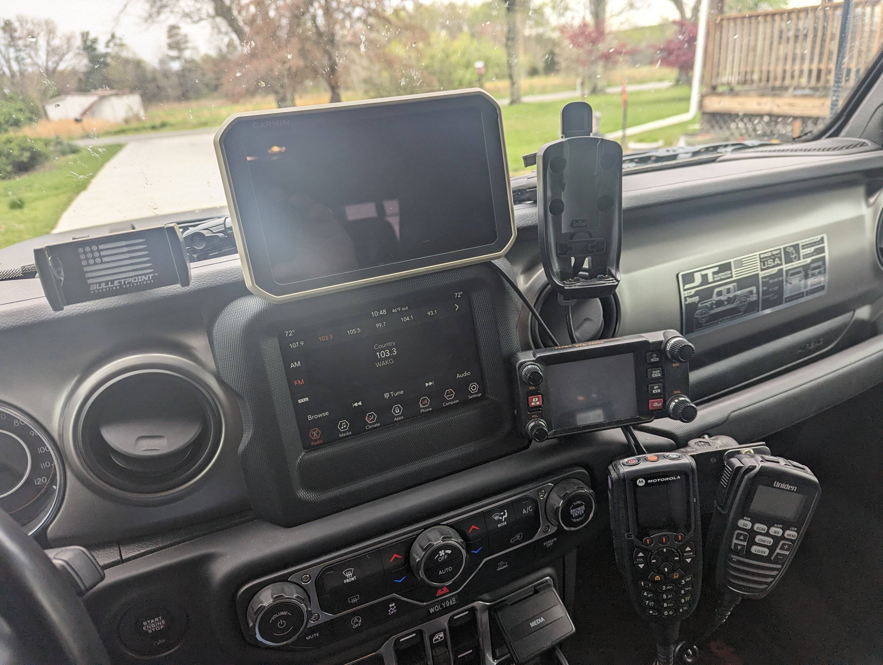 Jeep Gladiator Ham and GMRS in the Gladiator PXL_20230408_144833436