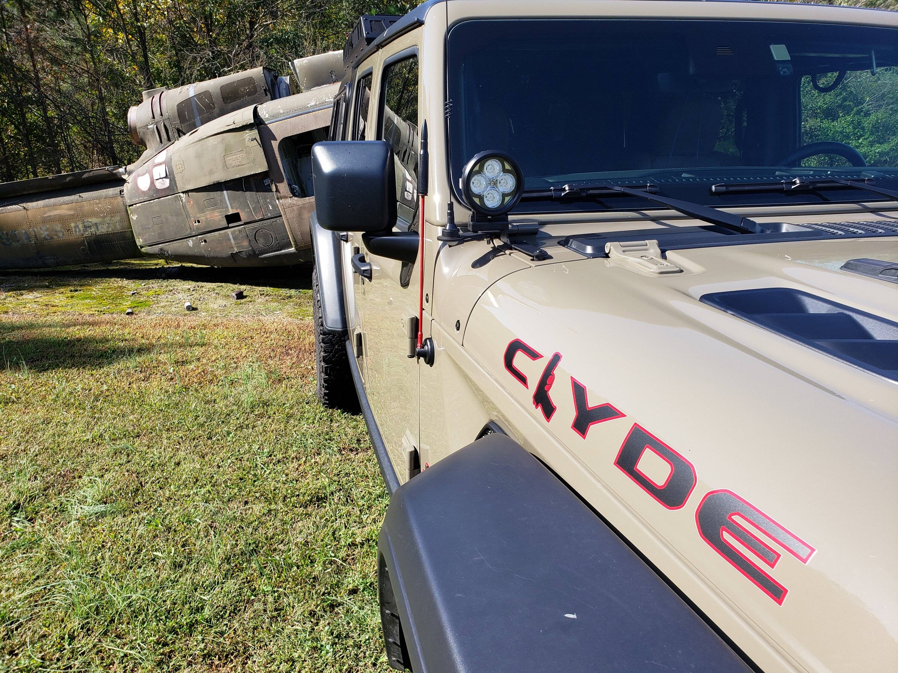 Jeep Gladiator Ham and GMRS in the Gladiator 20201019_113007