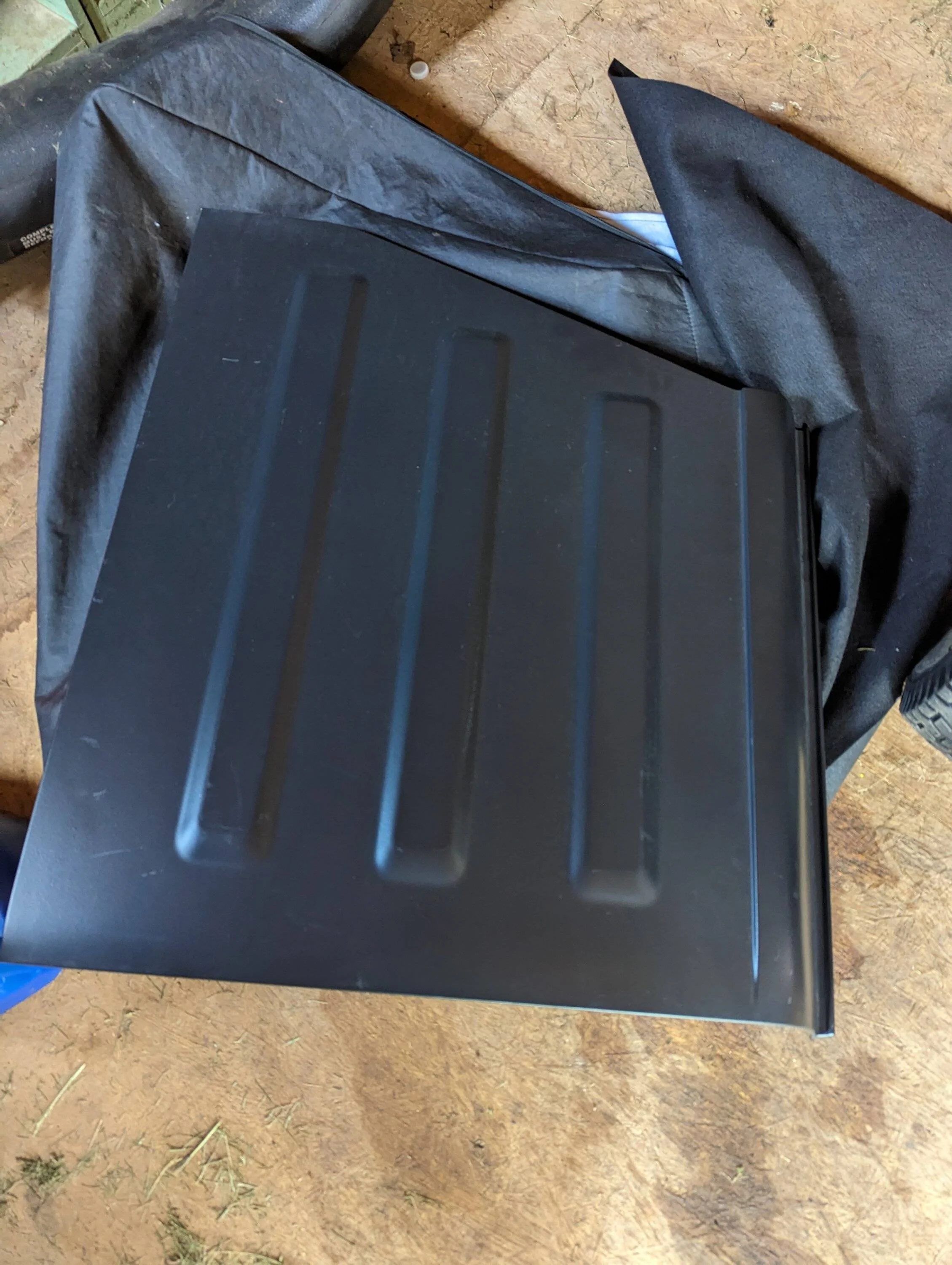 Jeep Gladiator Gladiator black hard top with freedom panels for sale PXL_20230625_140416048