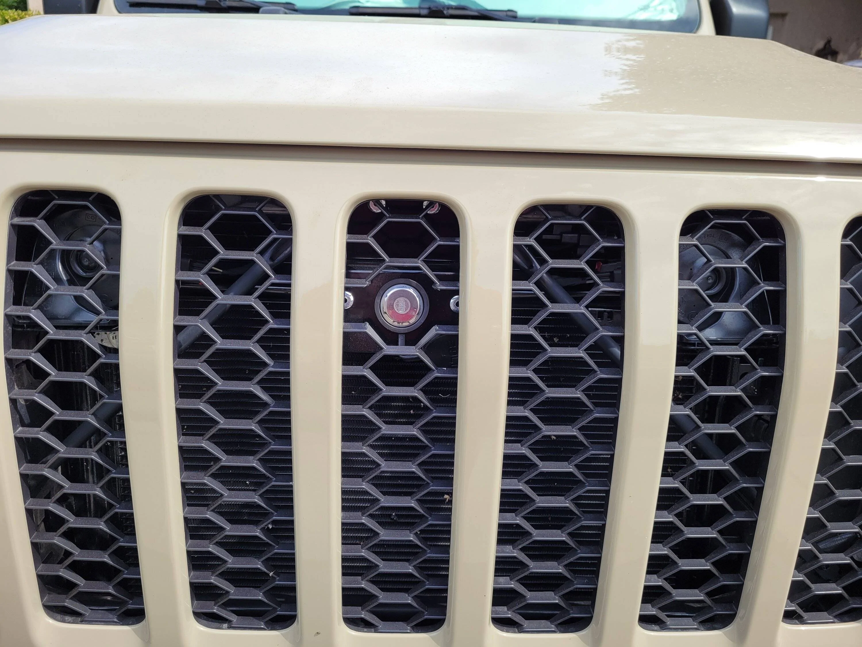 Jeep Gladiator Install Bolt Lock without cutting grille / Cheap Door Key 20220805_161425