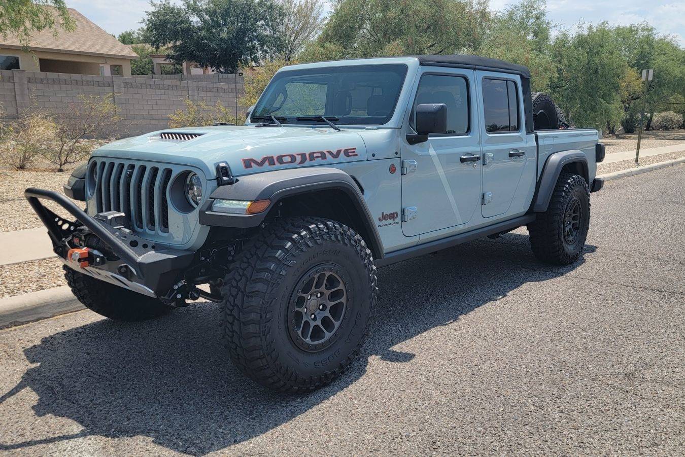 Jeep Gladiator Stock Mojave w/ 37s Thread 05b43e72-eba2-48bd-aedf-14e9e3e83619