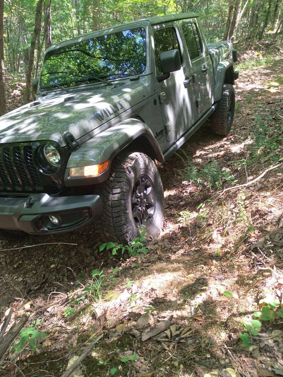 Jeep Gladiator Tires for 17" rims. 20230627_132742
