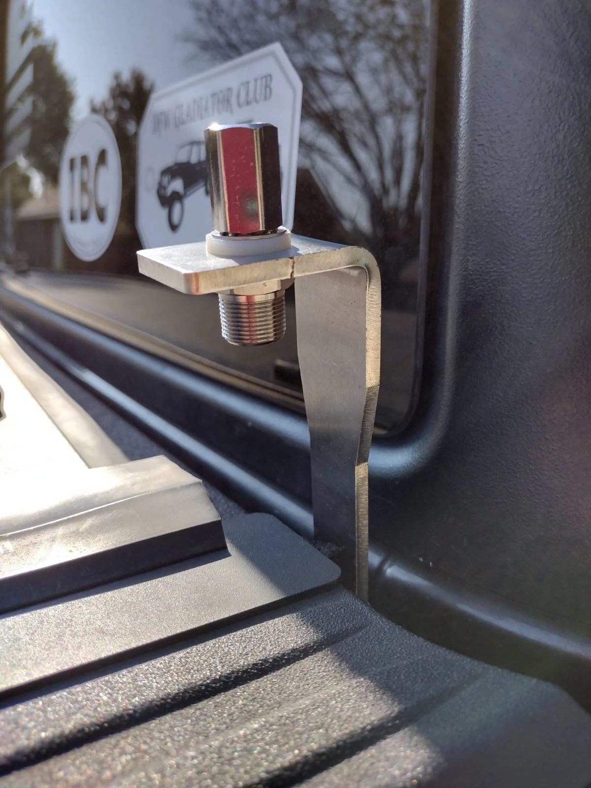 Jeep Gladiator CB radio and antenna mount IMG_20230627_173714458_HDR