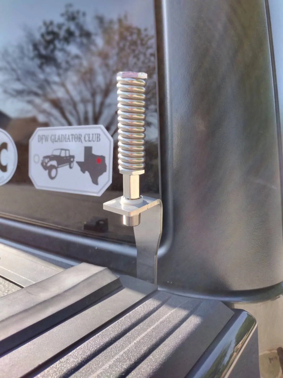 Jeep Gladiator CB radio and antenna mount IMG_20230627_173810471_MF_PORTRAIT