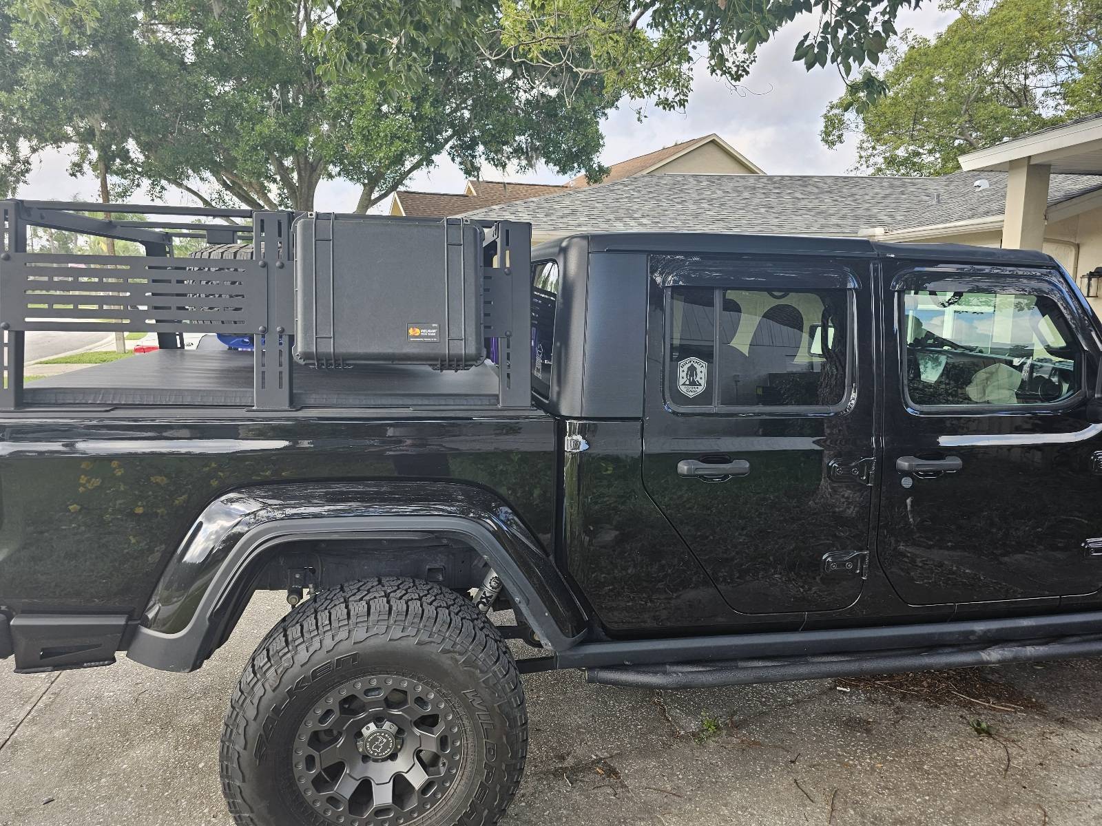 Jeep Gladiator Overland rack storage boxes 20230628_180931