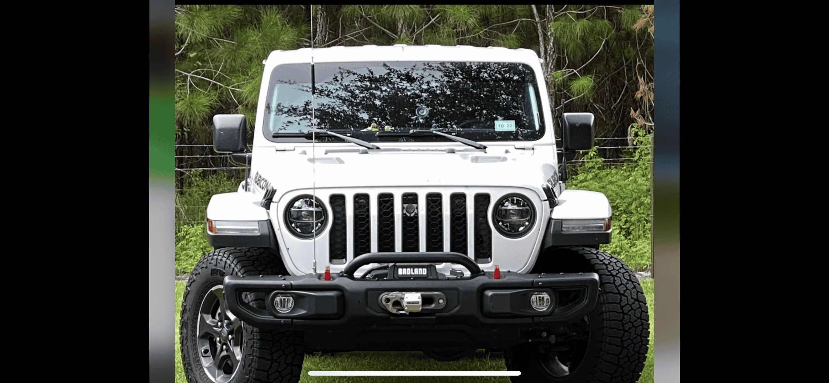Jeep Gladiator CB radio and antenna mount 3A144636-AFC7-471C-BB68-256495800E7F