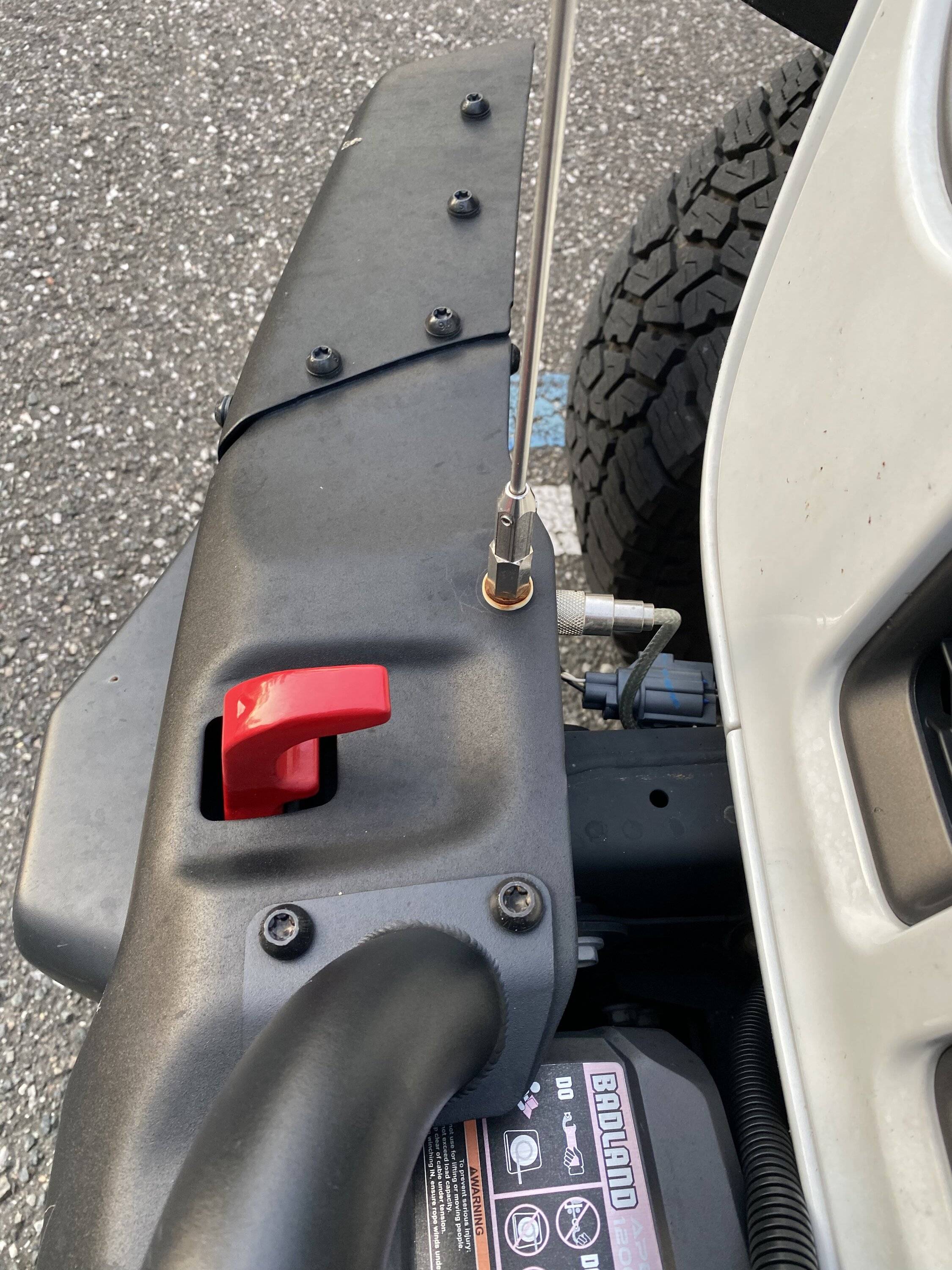 Jeep Gladiator CB radio and antenna mount F067F103-4CAD-4874-A349-CF8E56D4F16D
