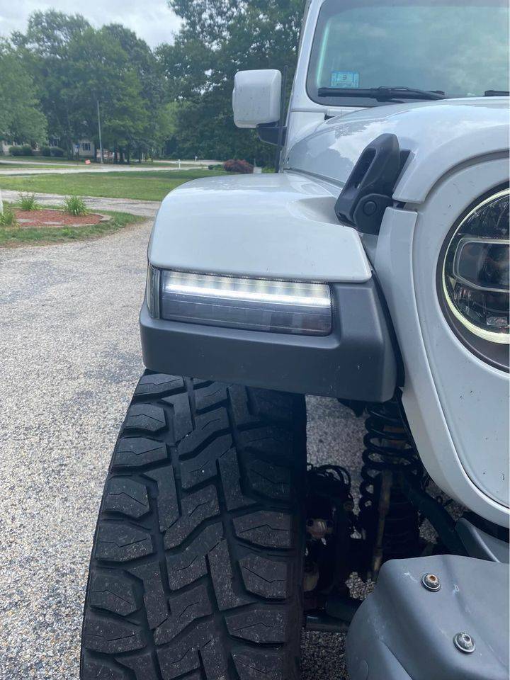 Jeep Gladiator Morimoto XB Smoked Sequential Turn Signals And Side Markers 356780426_6498444210221018_4083091476887180162_n