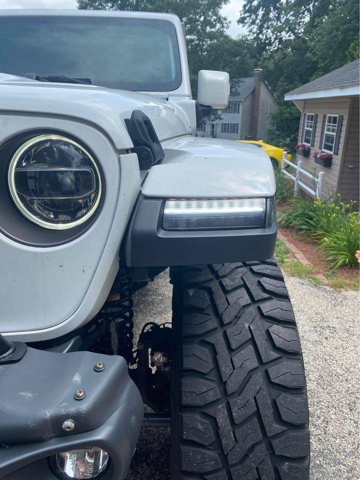Jeep Gladiator Morimoto XB Smoked Sequential Turn Signals And Side Markers 355702836_6603357903048819_6666812654541832334_n