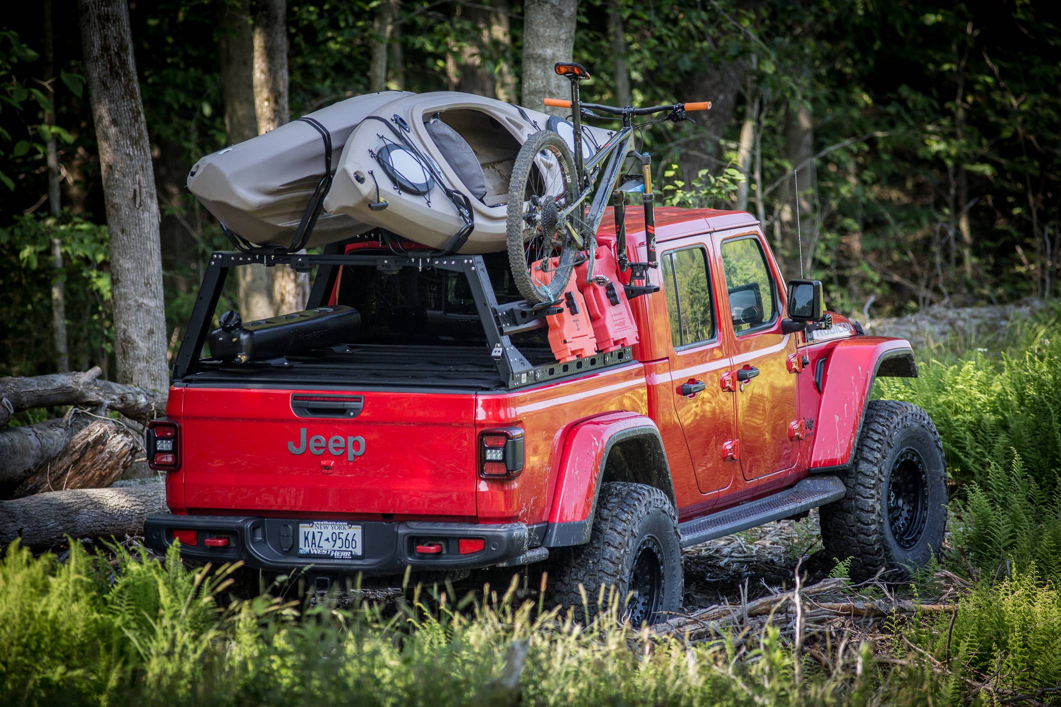 Jeep Gladiator KB Voodoo VRS Kayak Racks Gladiator 22 inch Kayak with bike -5