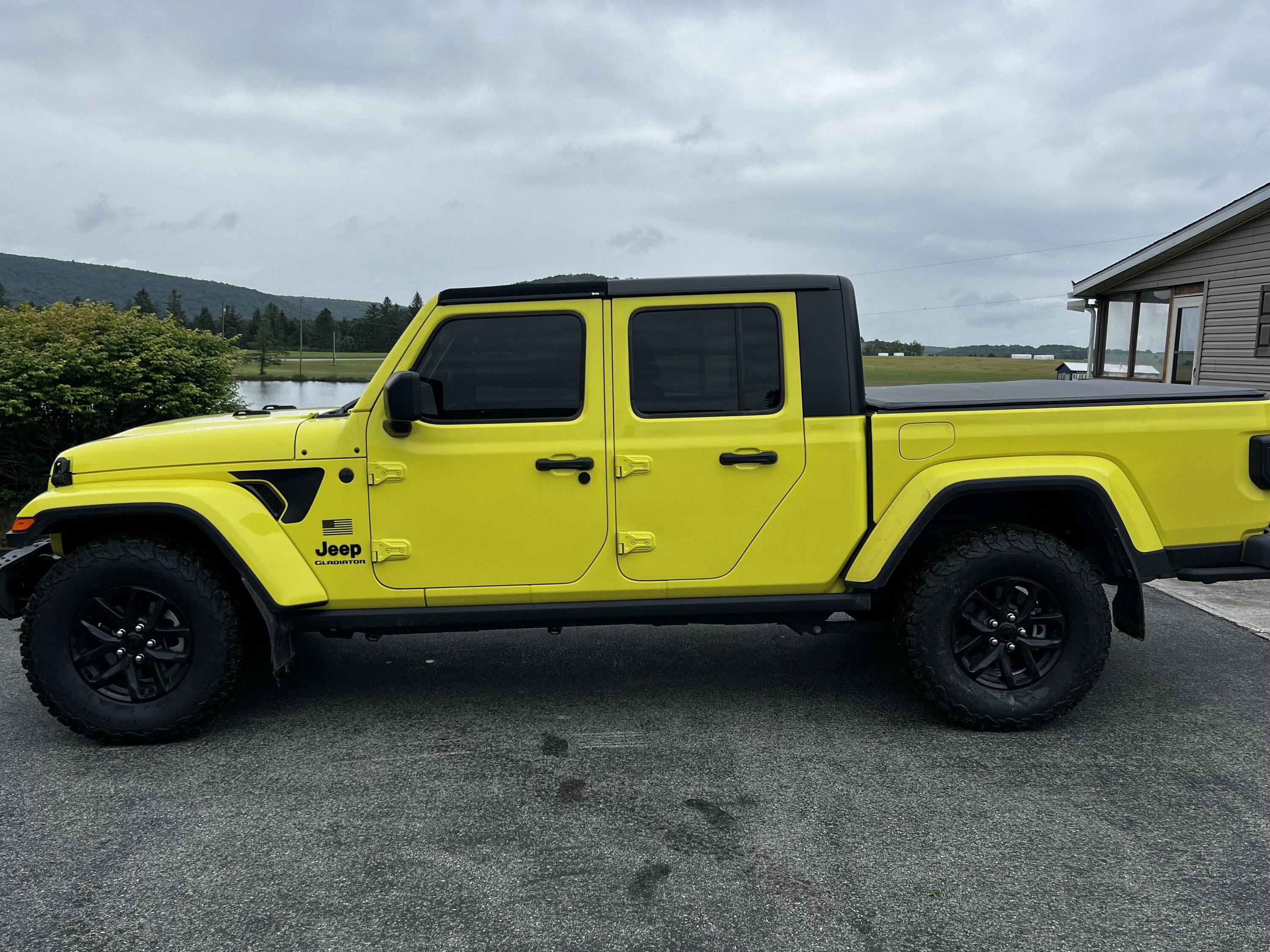 Jeep Gladiator Help me decide on tires IMG_1432