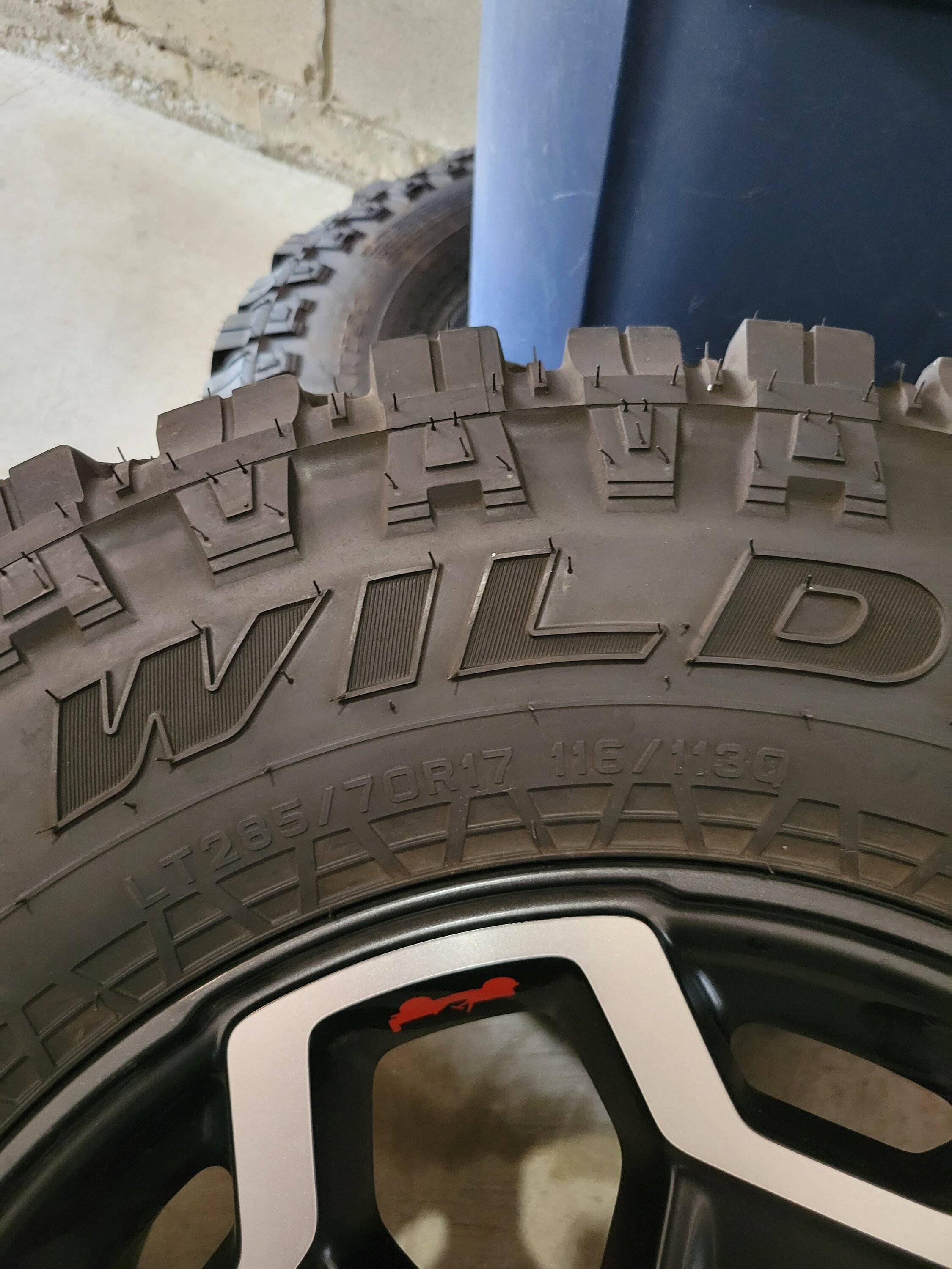 Jeep Gladiator Rubicon Tires/Wheels 1688145549212342901618104725600