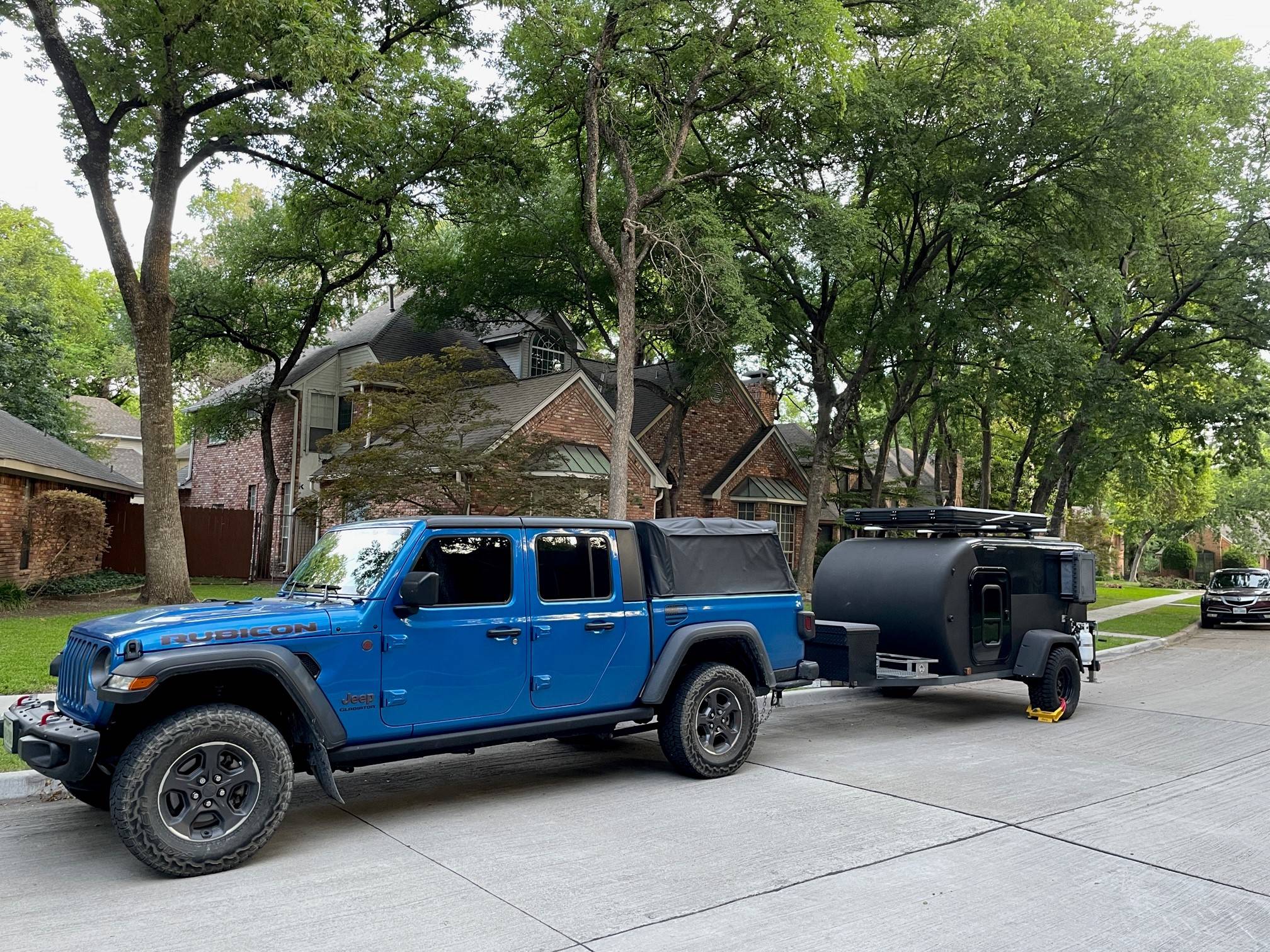 Jeep Gladiator Affordable Rooftop Tents Rubi & Pearl