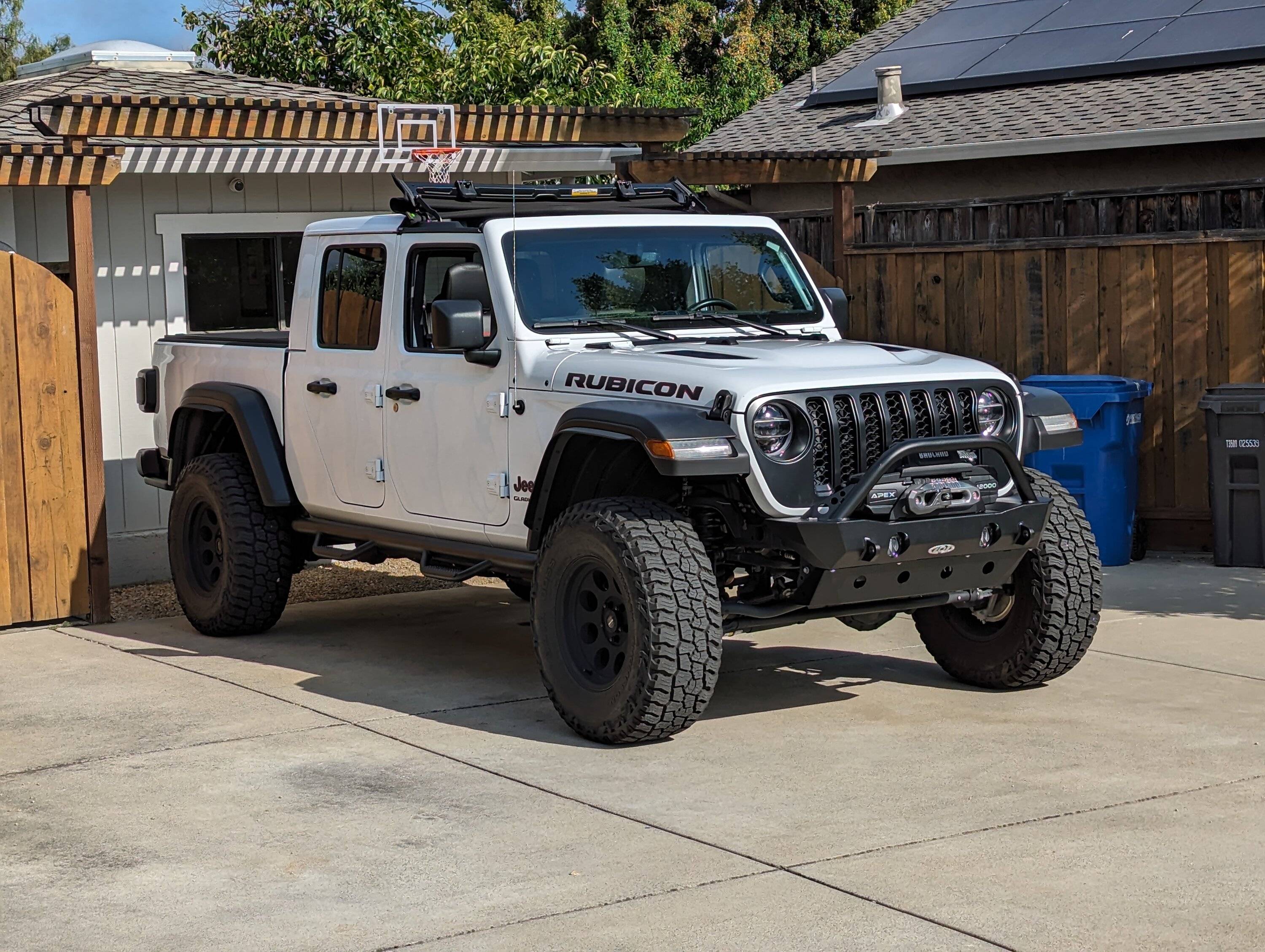 Jeep Gladiator LOD Destroyer Shorty w/Badlands Apex winch PXL_20230628_160115596