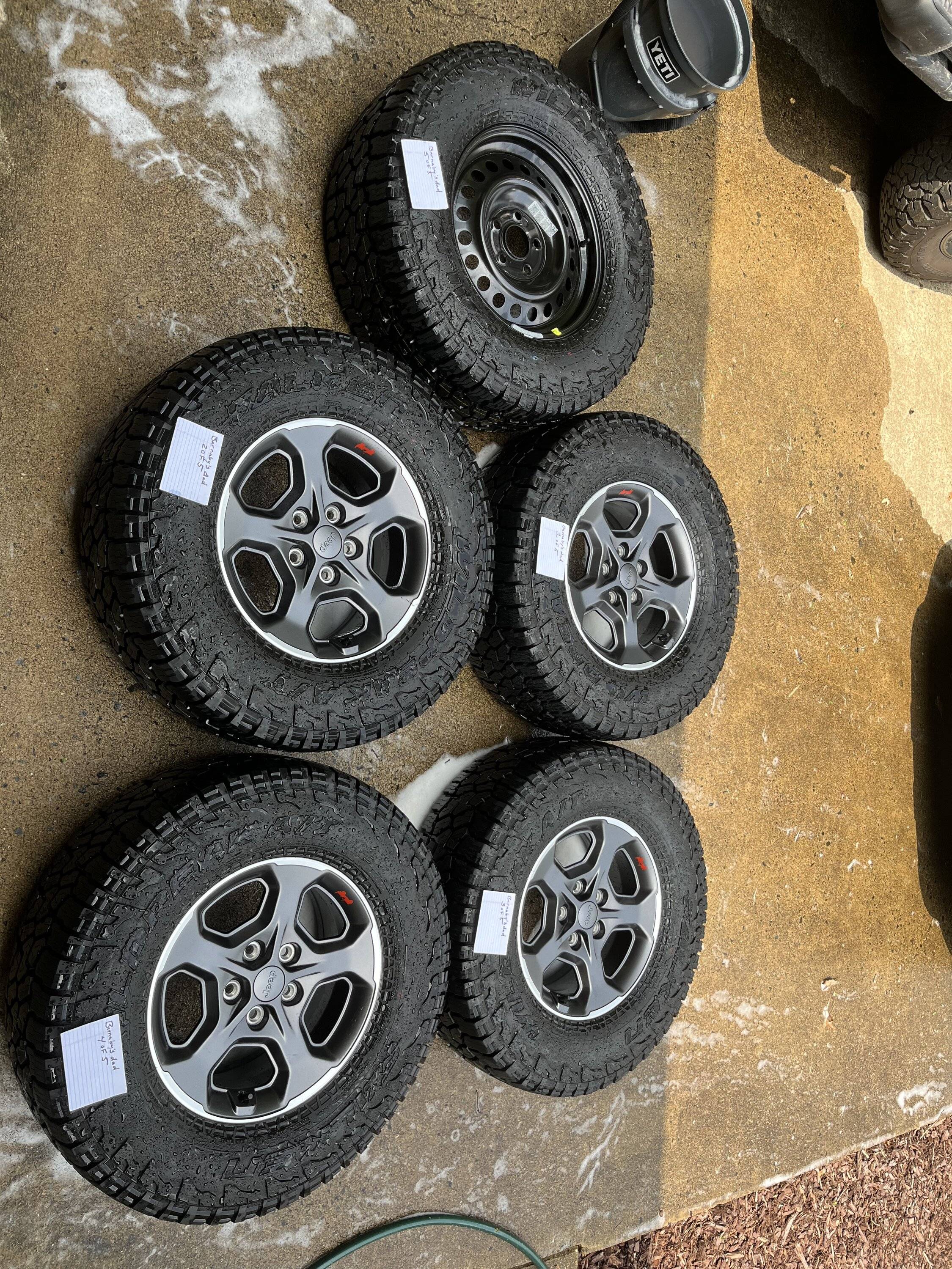 Jeep Gladiator 2022 Rubicon Wheels & Tires (5) w/ TPMS AC2BA9EC-0E9C-41CB-A90B-47B13631FE26