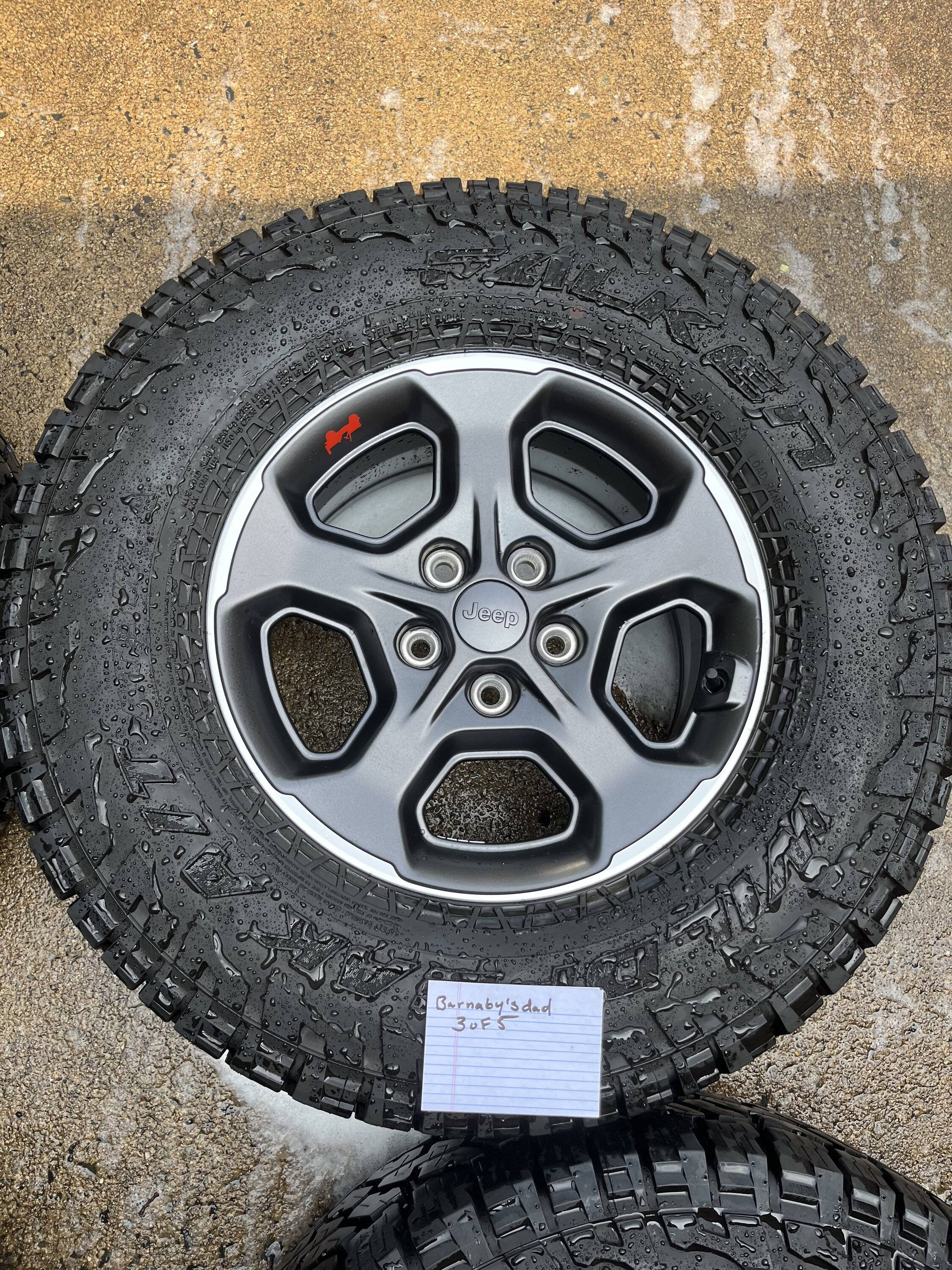 Jeep Gladiator 2022 Rubicon Wheels & Tires (5) w/ TPMS D8B0045F-4E67-4D54-BC51-8F1AEA11CF18