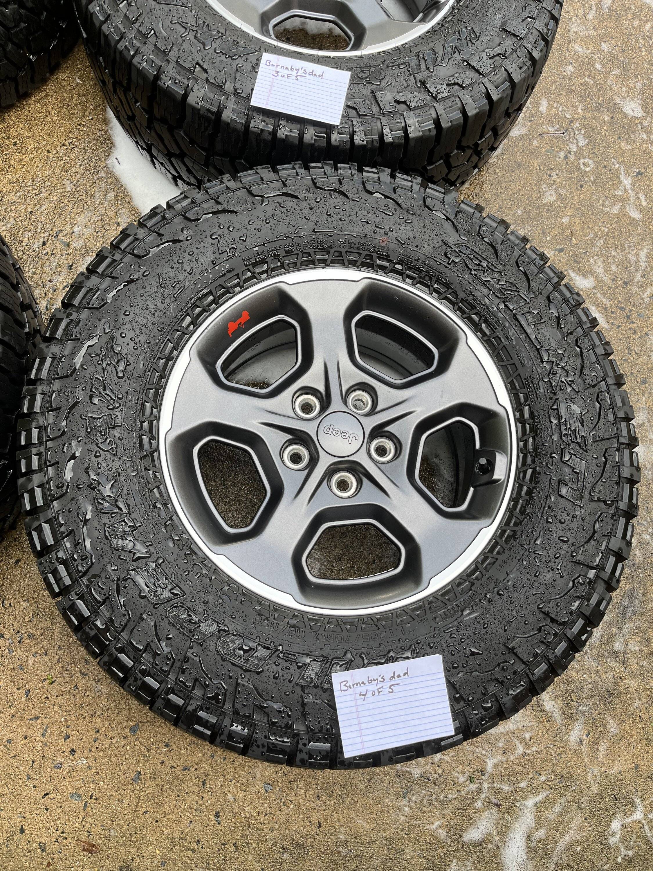 Jeep Gladiator 2022 Rubicon Wheels & Tires (5) w/ TPMS AC328D7E-CCEC-478B-846F-DCCA2DE3B378