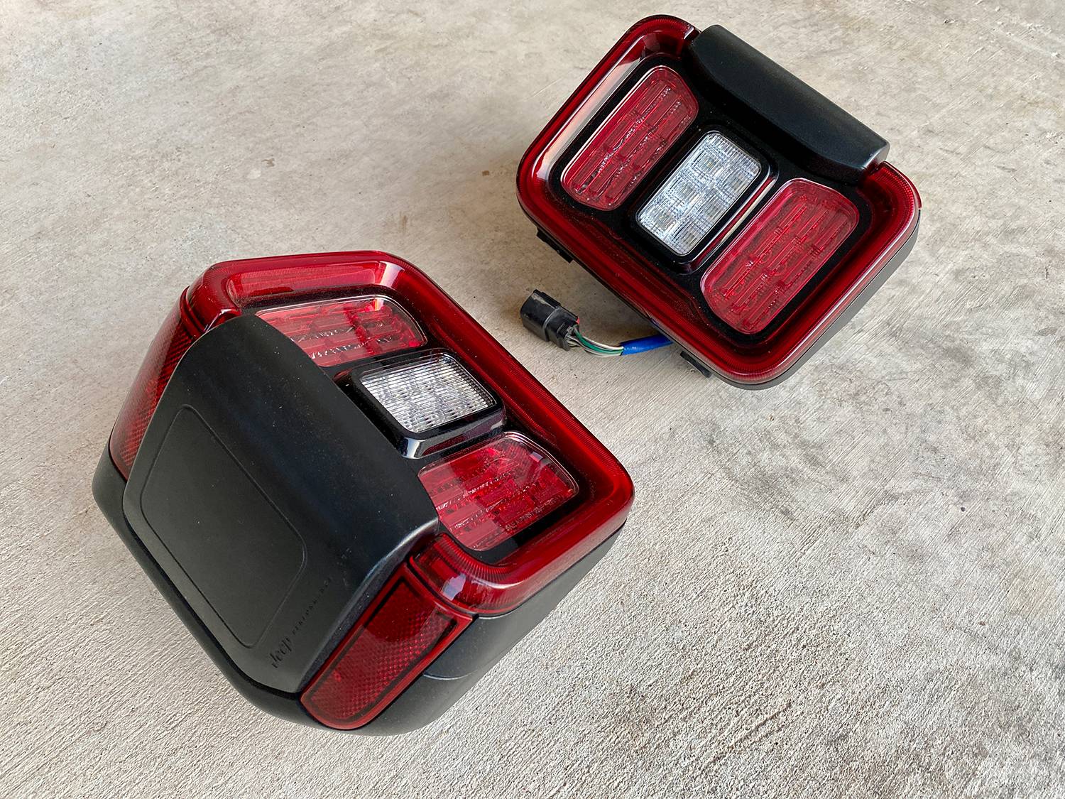 Jeep Gladiator Jeep JT OEM LED Tail Lights jt-taillights-2