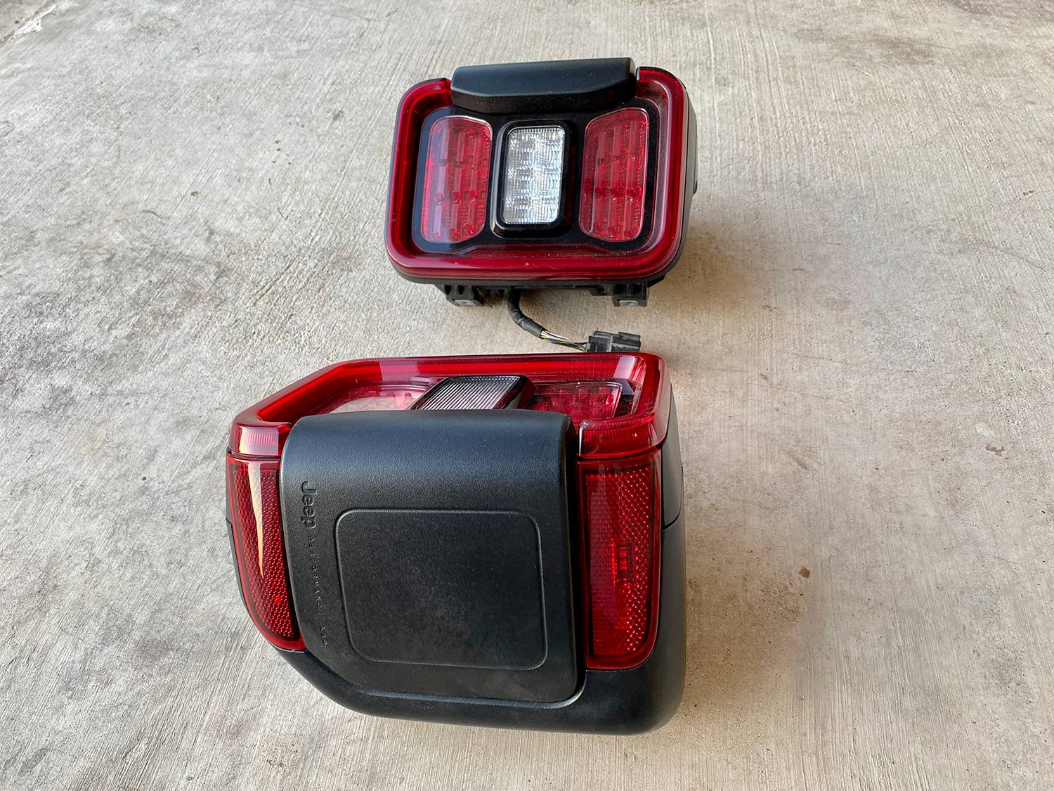 Jeep Gladiator Jeep JT OEM LED Tail Lights jt-taillights-3