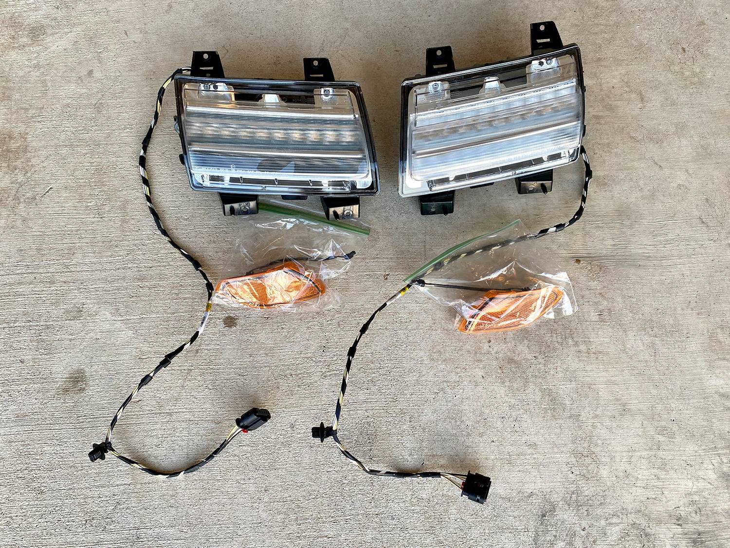 Jeep Gladiator Jeep OEM LED DRL Turn Signals w/ Side Markers jt-drl-1