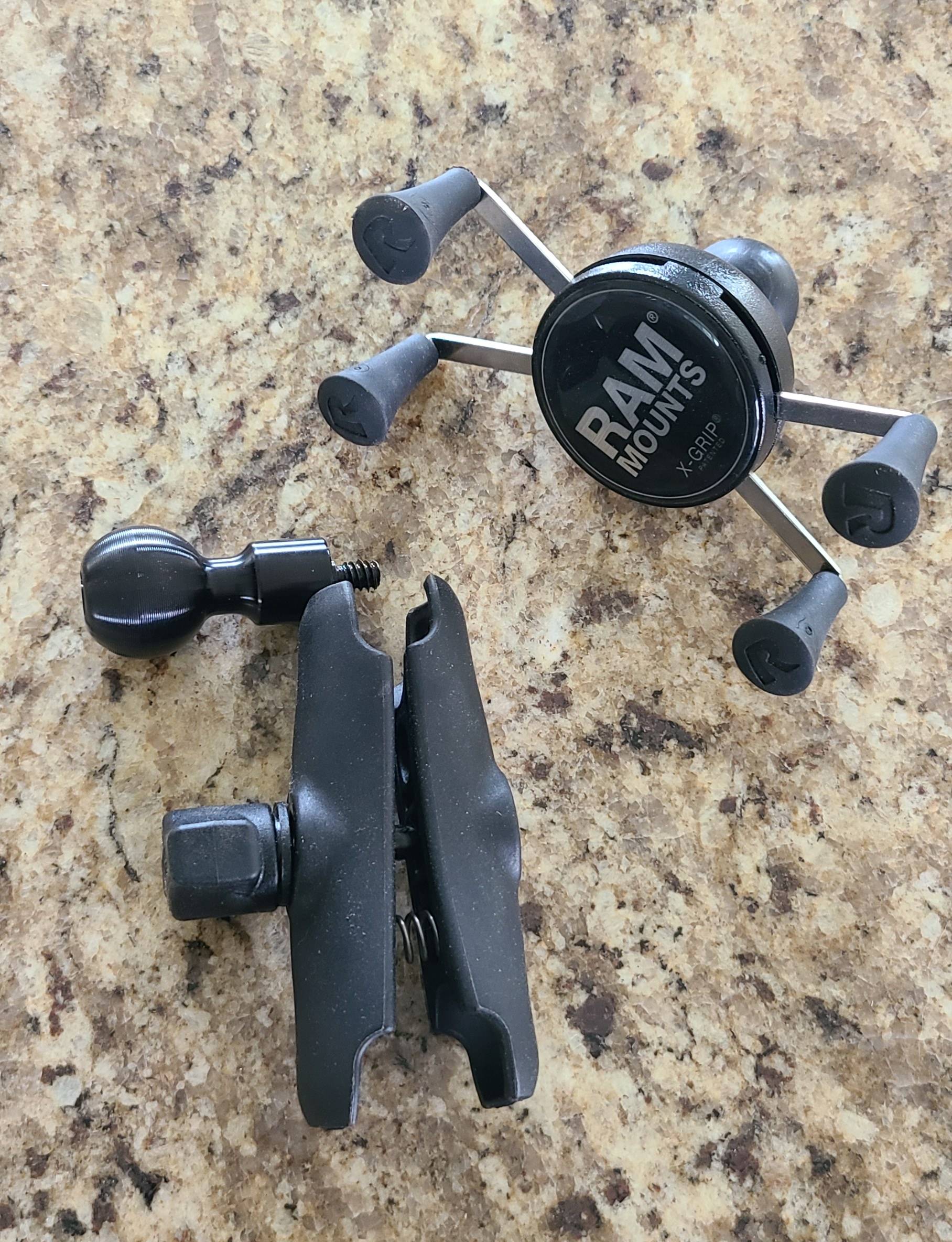 Jeep Gladiator CMM Offroad Grab Bar Ball Phone Mount + Ram Mount 20230702_123637
